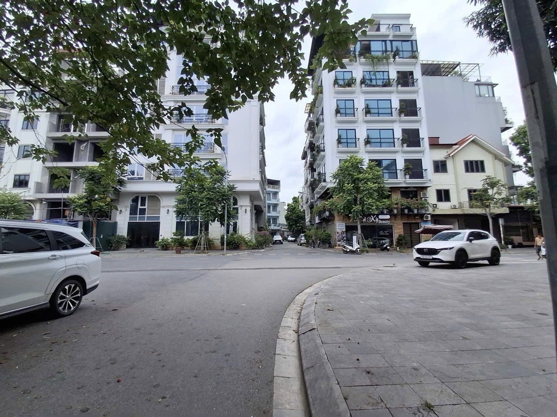 Bán đất 98.6m2 gần công viên tại Gia Thượng với giá tốt. Giá nào cũng bán!