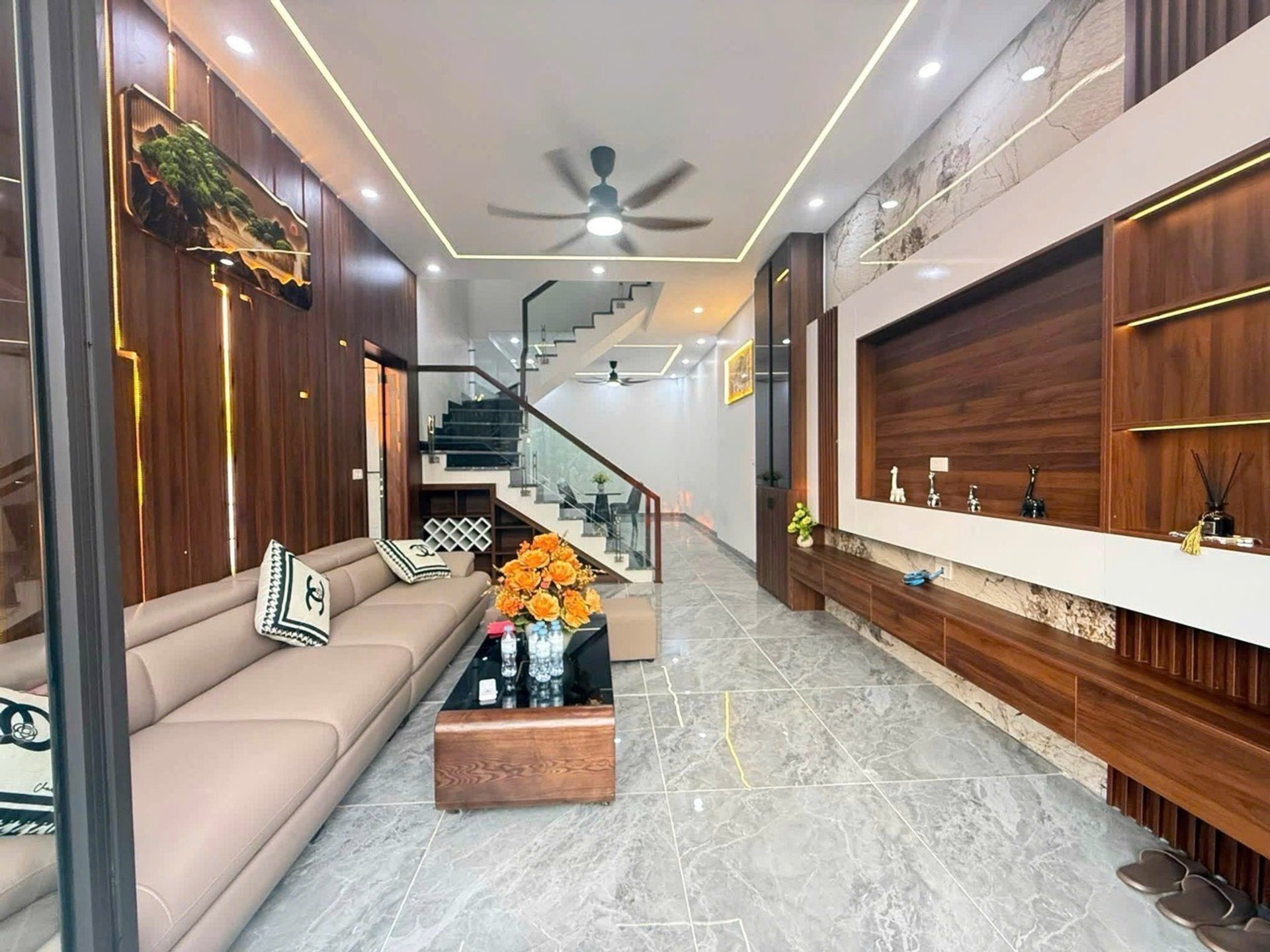 Nhà Mới 3 Tầng 4PN, Ô Tô Đỗ Cửa, Giá Tốt Tại Lương Quy
