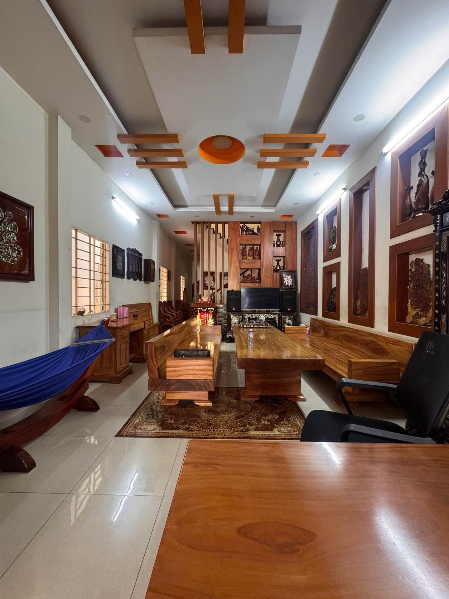 Biệt Thự Mặt Phố Đẳng Cấp Gần Vinhomes Hóc Môn Với Mặt Tiền Rộng 11.4m