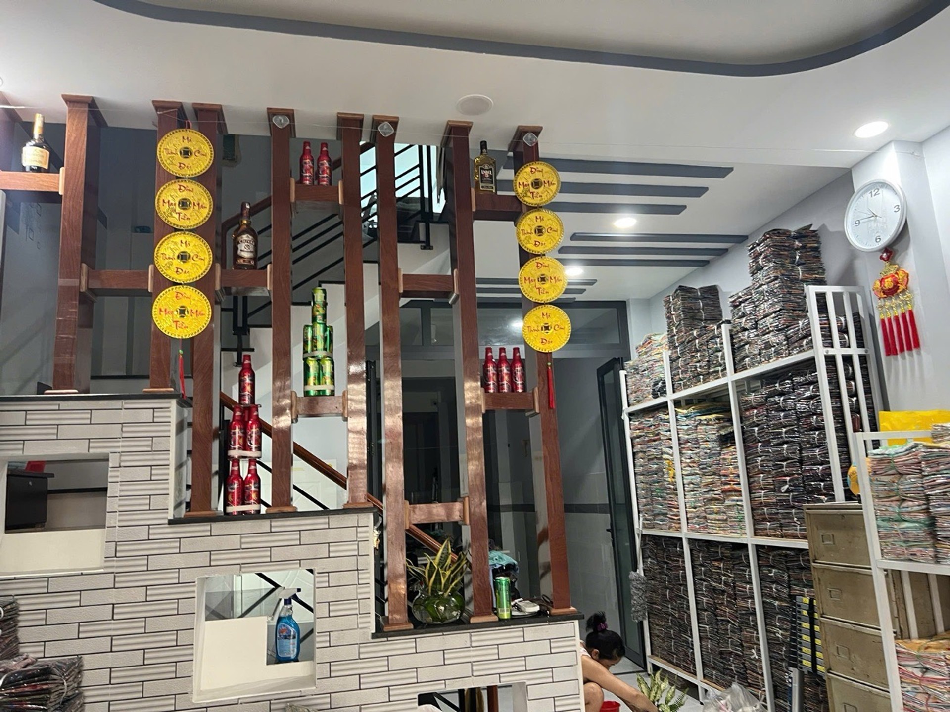 Nhà mới 4 tầng có sân thượng rộng, 4 phòng ngủ tại Tân Bình