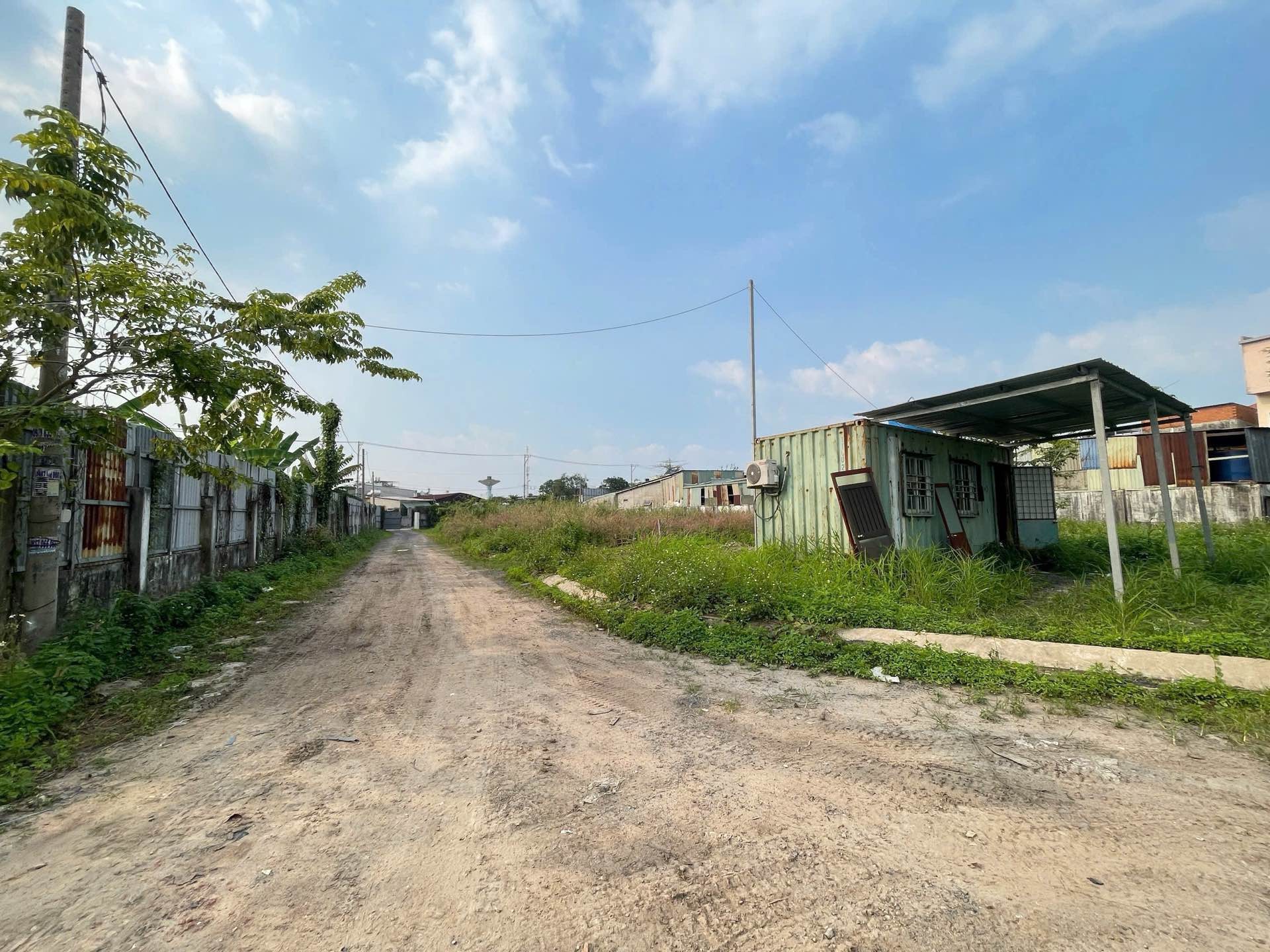 Bán đất 10.000m2 mặt tiền rộng 34m tại Thới Tam Thôn Hóc Môn