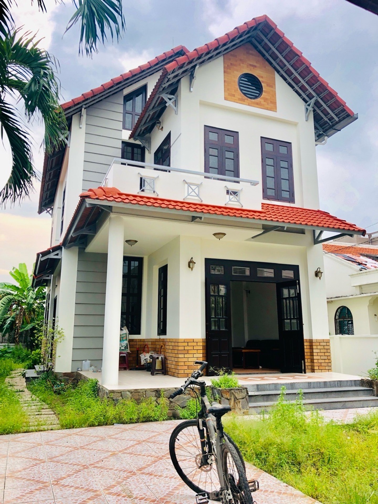 BIỆT THỰ SÂN VƯỜN Đường 8m – ĐẶNG VĂN BI, THỦ ĐỨC- DT: 10m x 26m = 260m² 100% thổ cư- chỉ : 20.9 tỷ