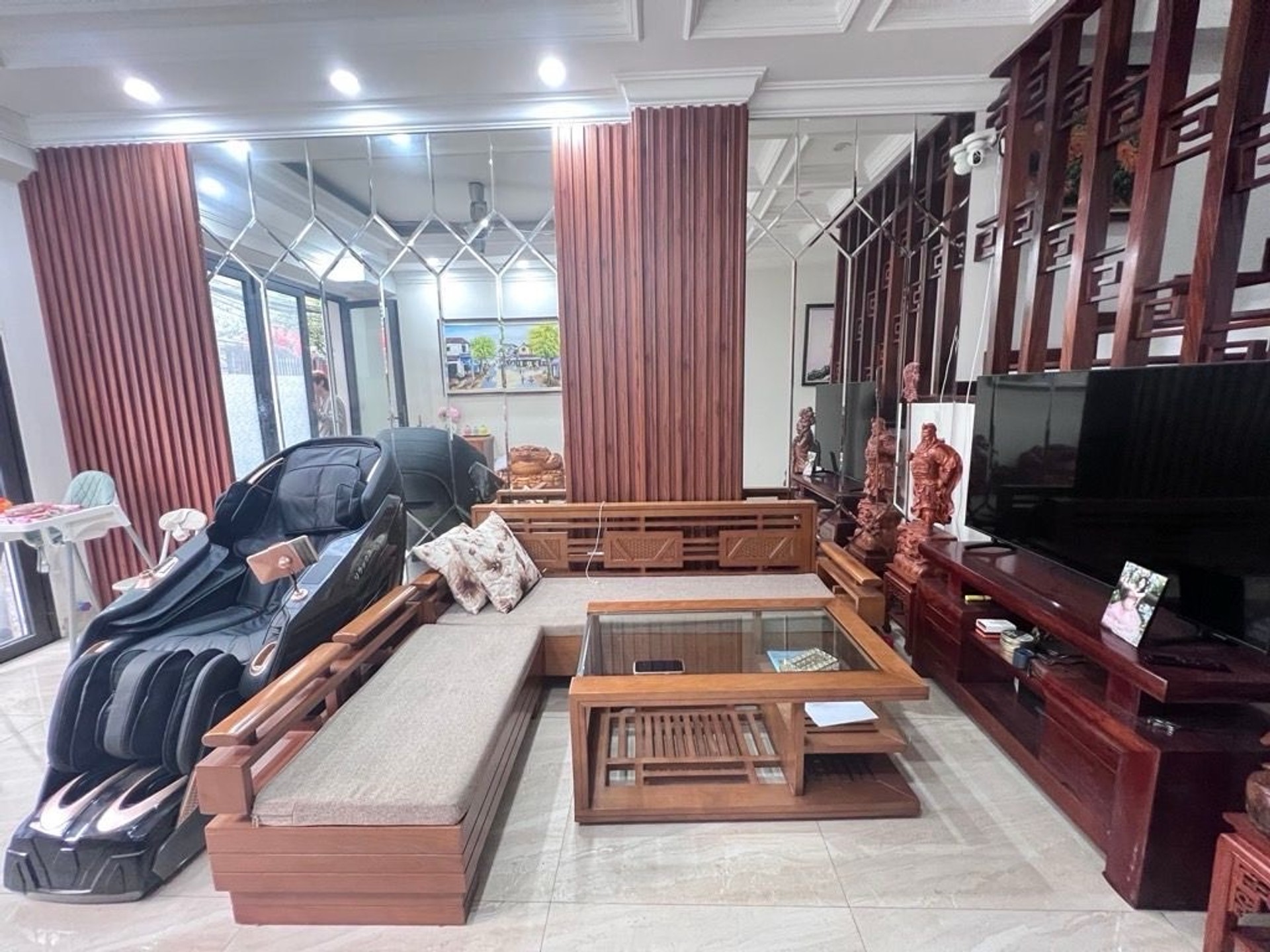 Bán nhà 5 tầng tại phường Bồ Đề, diện tích 45.2 m², ngõ thông ô tô đỗ cửa, gần hồ Bồ Đề