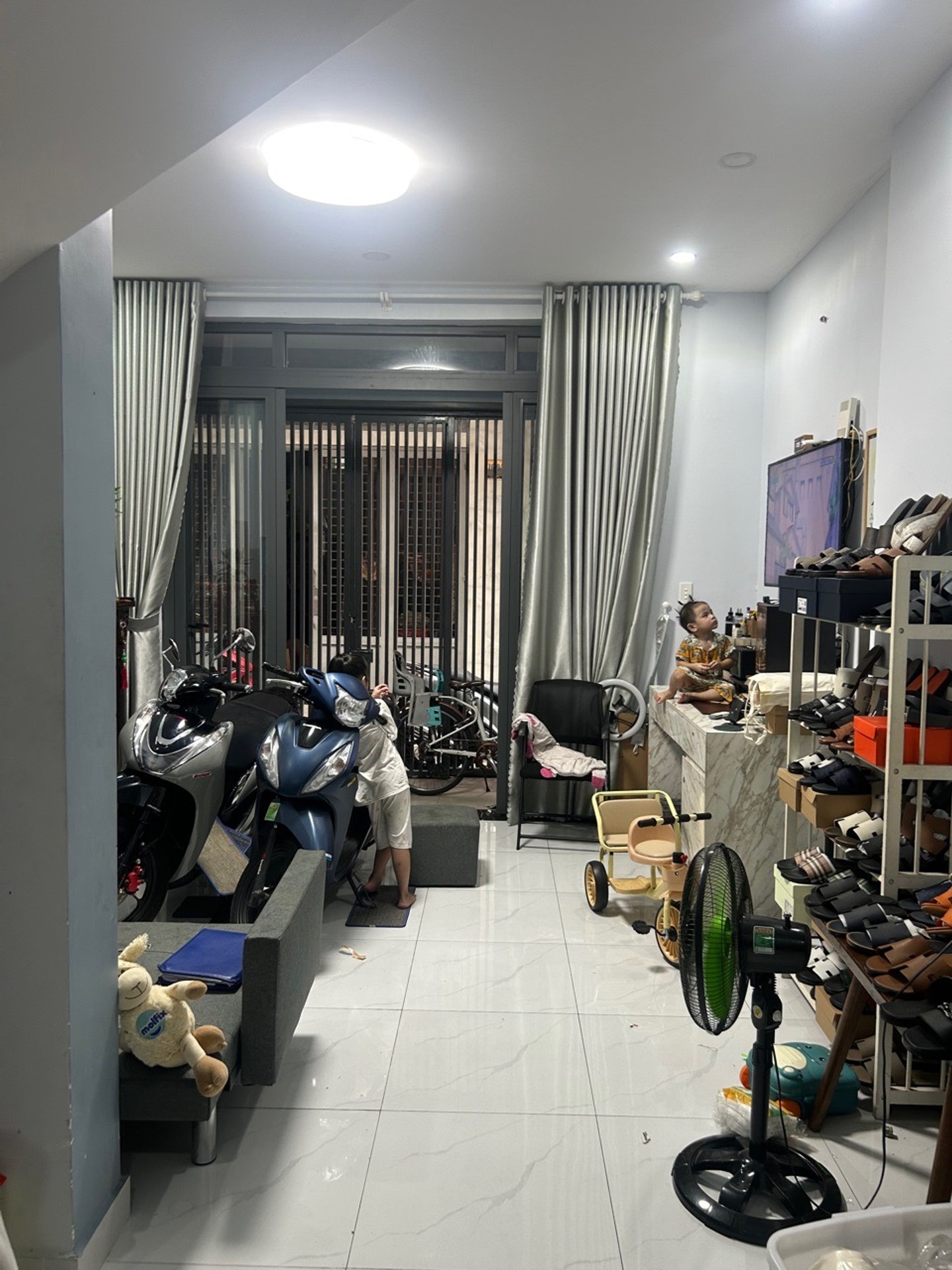 Bán nhà 2 tầng hẻm an ninh khu Tân Phú, diện tích 43m²