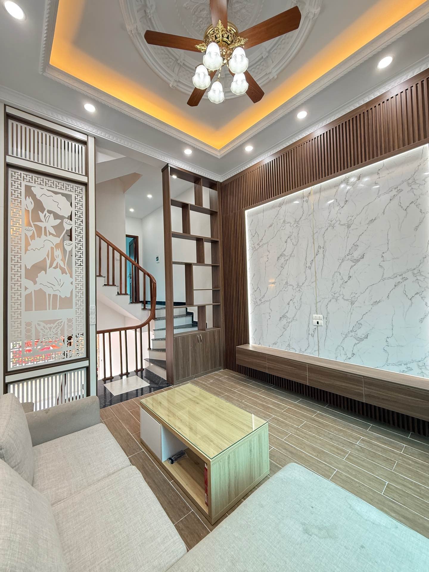 Nhà đẹp oto vào nhà