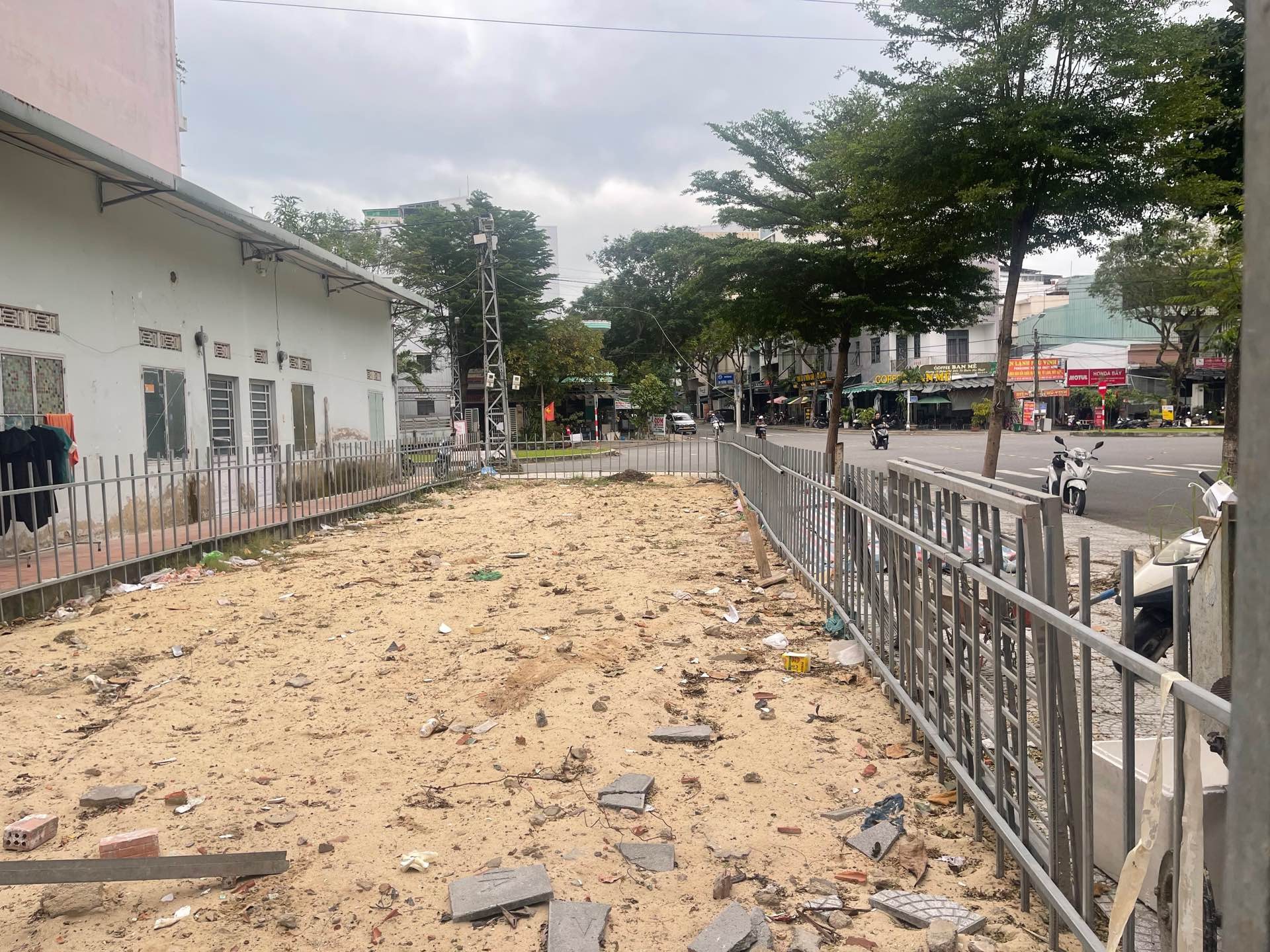 Bán đất lô góc hai mặt tiền tại quận Ngũ Hành Sơn, Đà Nẵng, khu vực phát triển mạnh