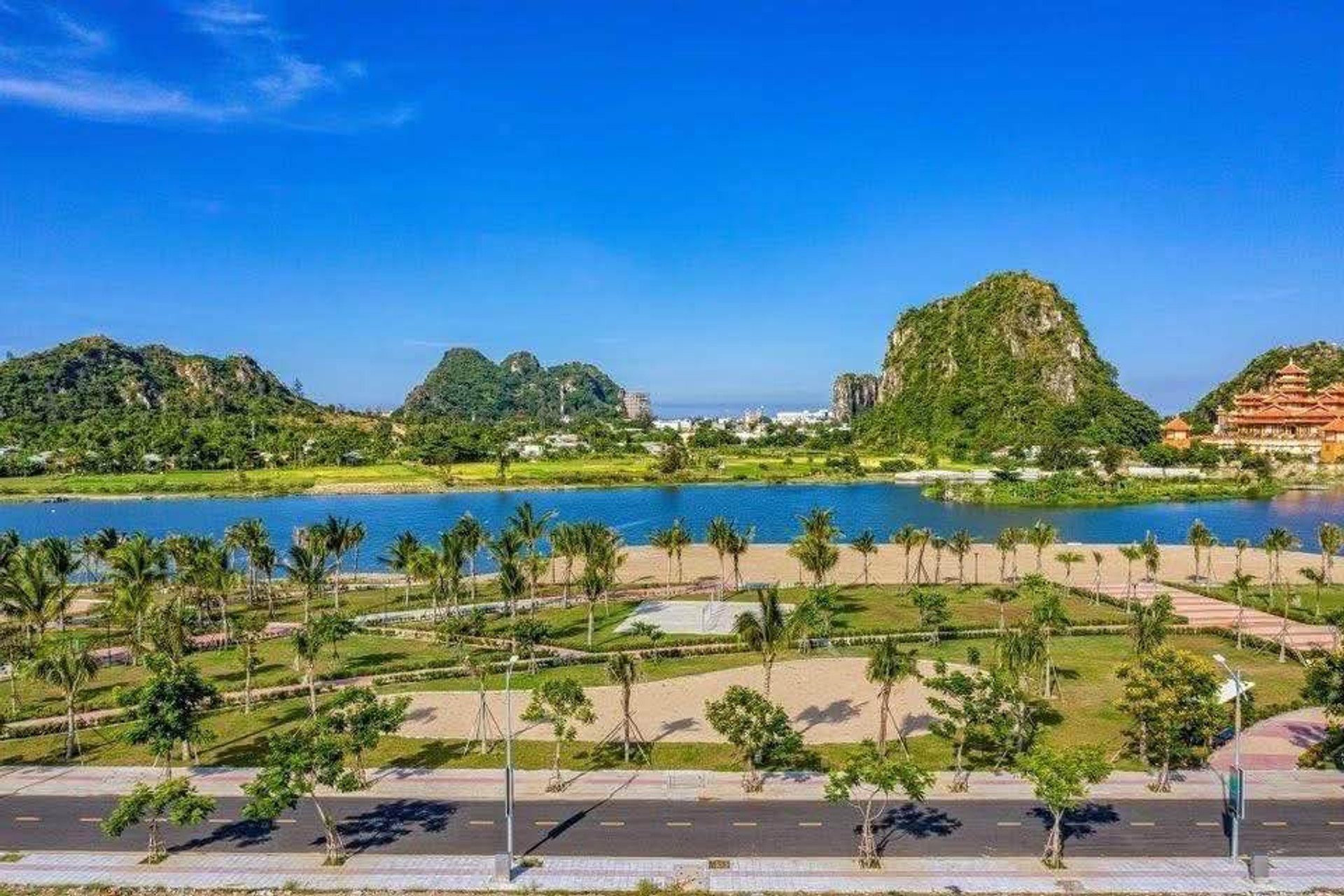 Bán đất góc đường 10,5m khu đô thị Nam Hòa Xuân, diện tích 145,6m2, pháp lý cơ sở