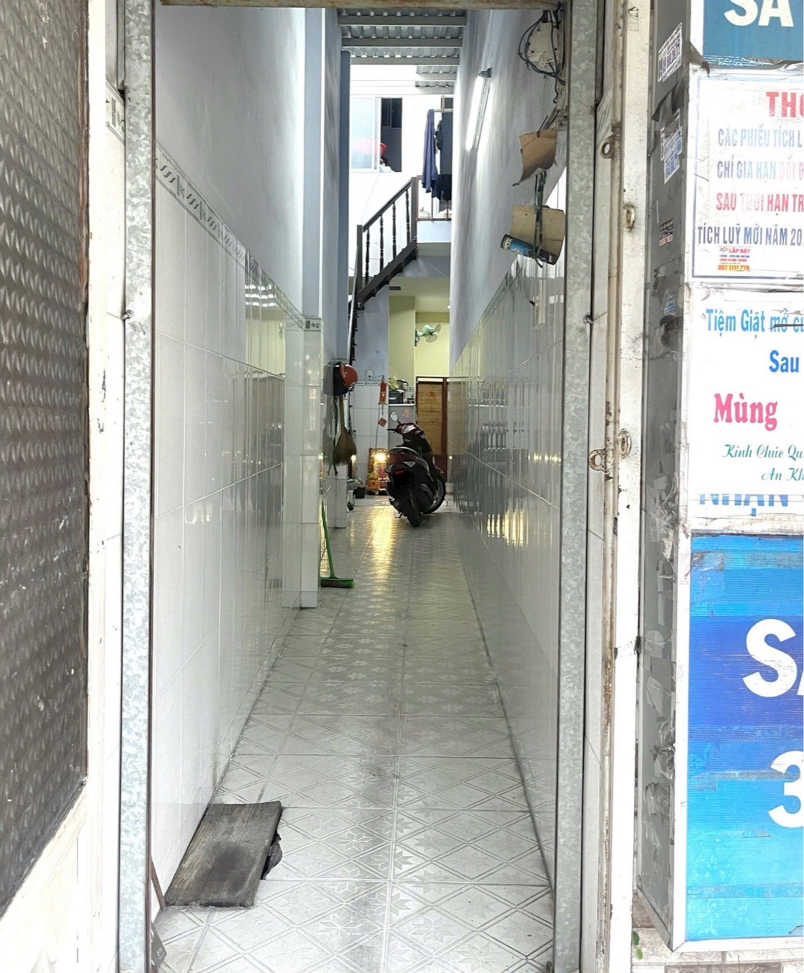 Nhà mặt phố 2 tầng, kinh doanh tốt tại Phú Thạnh, Tân Phú