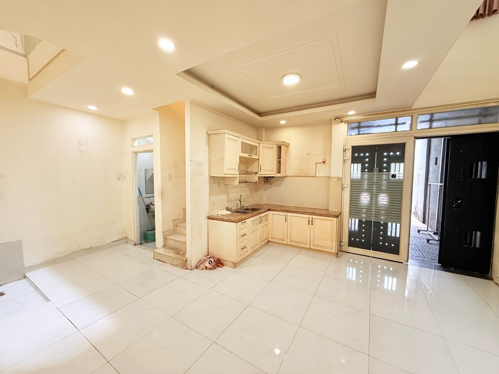 🏠 NHÀ THÍCH QUẢNG ĐỨC, PHÚ NHUẬN - 5 TẦNG BTCT – 30M2