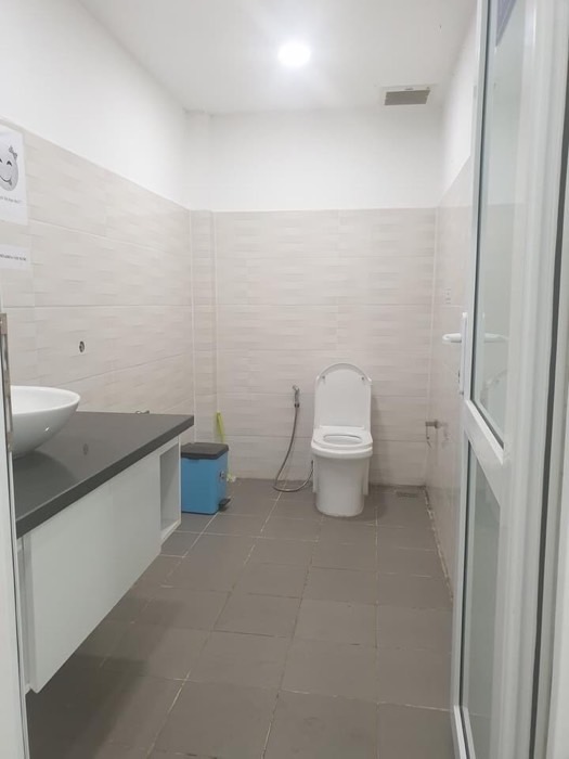 Kho xưởng 4 tầng mặt tiền rộng tại Quận 12 phù hợp kinh doanh và đầu tư