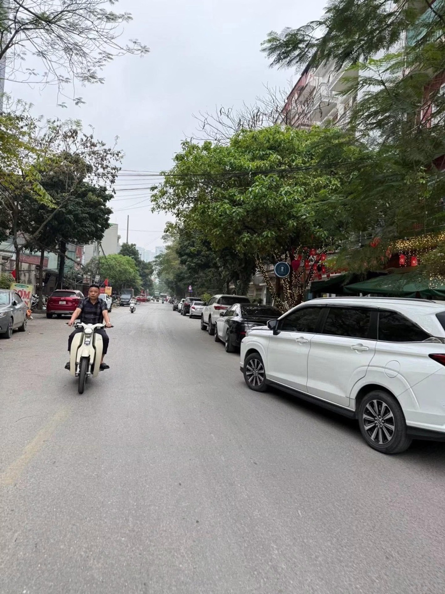 12.5 Tỷ Phố Đại Từ, 6 Tầng Thang máy, sát KĐT mới Đại Kim ô tô dừng đỗ ngày đêm, tặng full nội thất