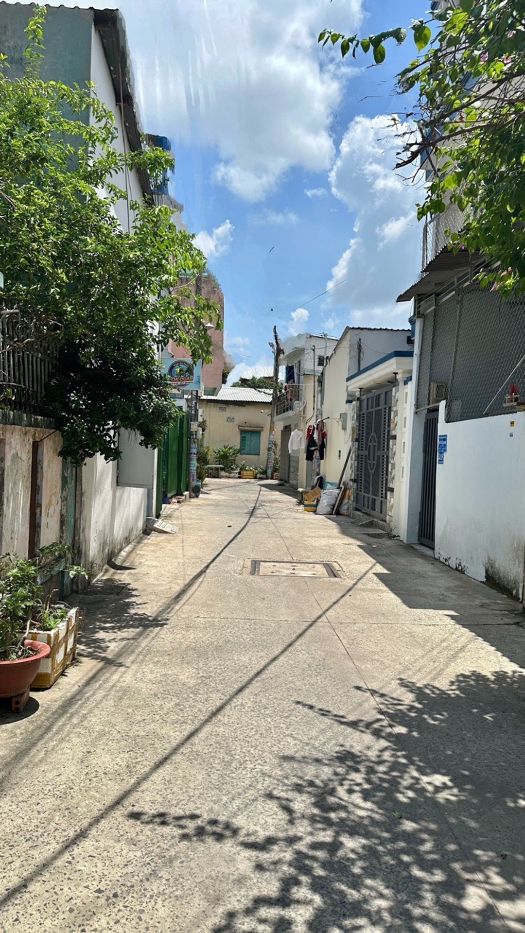 Nhà cách Trường Chinh 1km hẻm Xe hơi _ 3 14 SHR _ sang tên ngay luôn