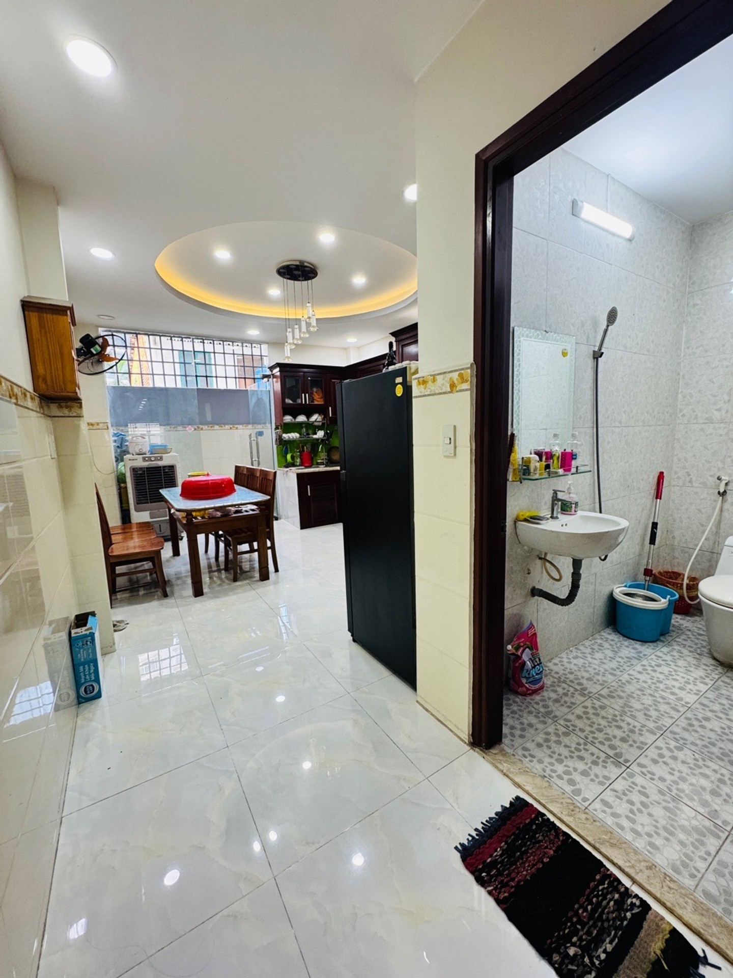 Nhà đẹp Âu Dương Lân, diện tích rộng, xe hơi tránh nhau thoải mái