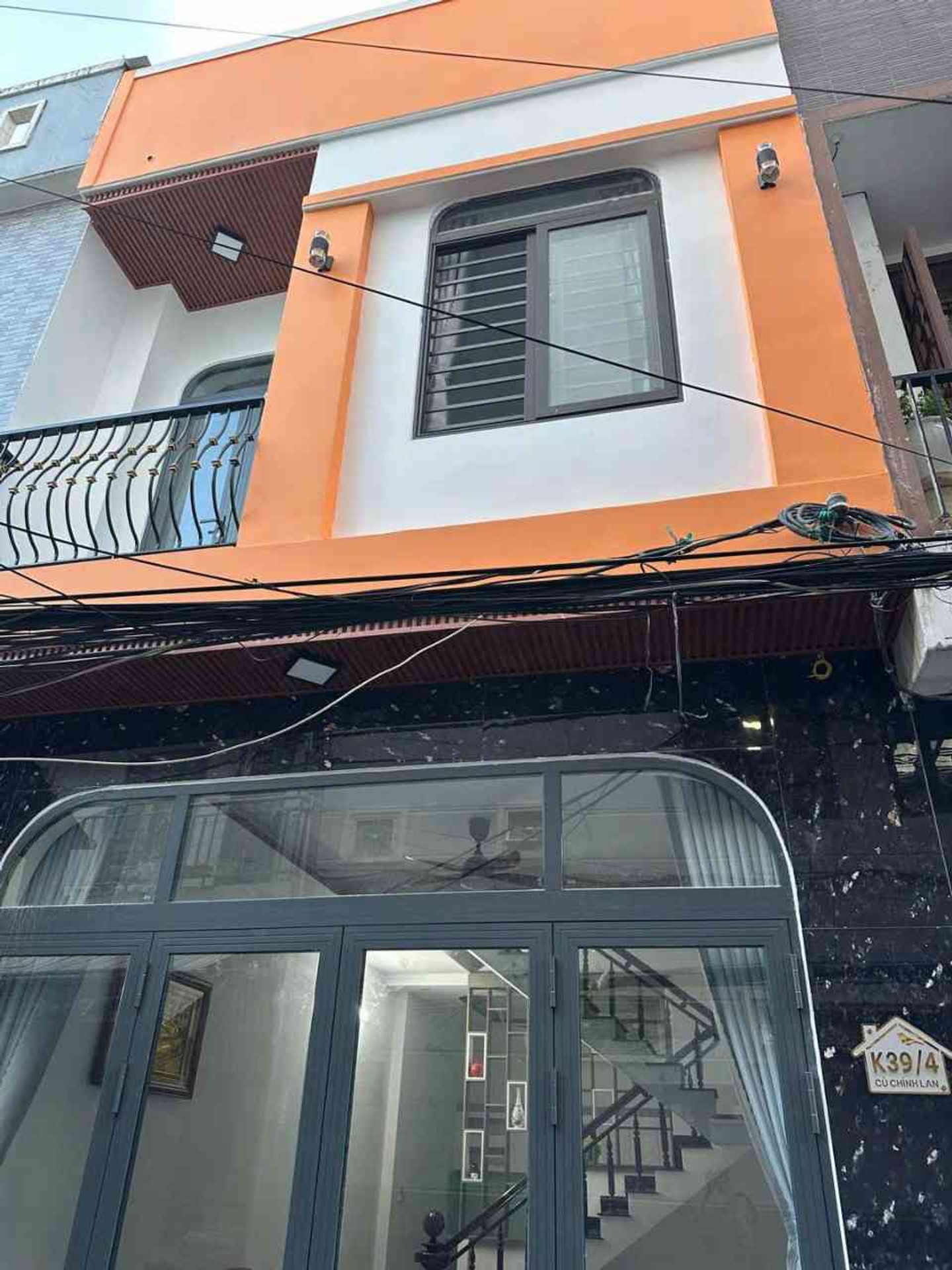 Cơ hội sở hữu nhà 2 tầng tuyệt đẹp tại Cù Chính Lan, giá tốt hiếm có