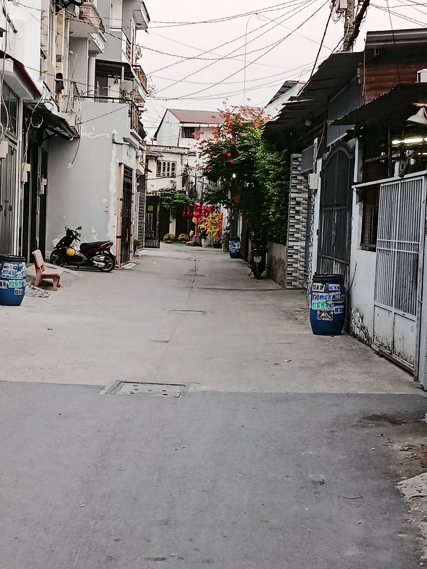 Nhà sổ riêng,Tân Chánh hiệp 25, p Trung Mỹ Tây quận 12, dt4,5 dài 18
+2 tầng, hẻm xe hơi, giá 5,25T