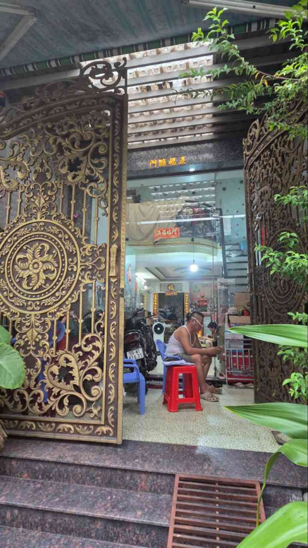 Cơ hội sở hữu nhà 5 tầng có thang máy, hẻm xe hơi gần khu Tên Lửa giá siêu hấp dẫn