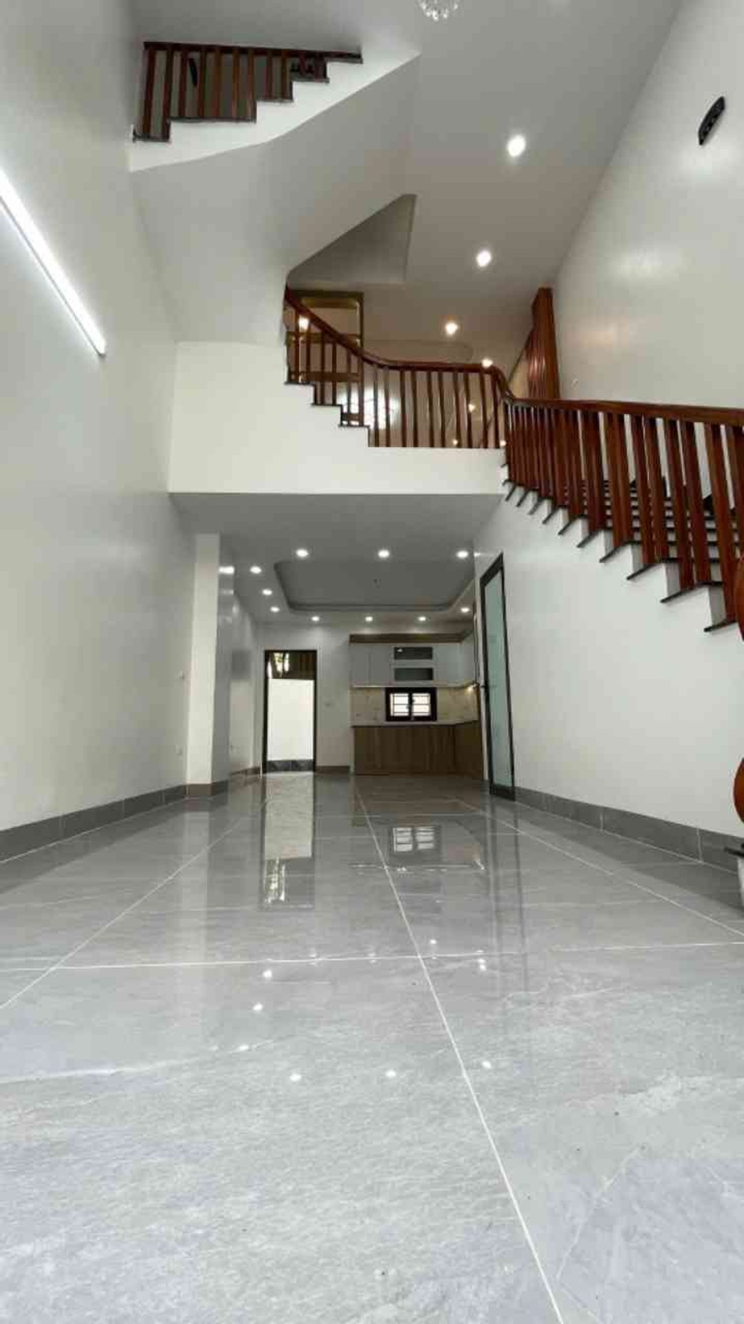 Nhà 4 tầng Đông Mỹ - Ô tô đỗ cửa, giá siêu ưu đãi