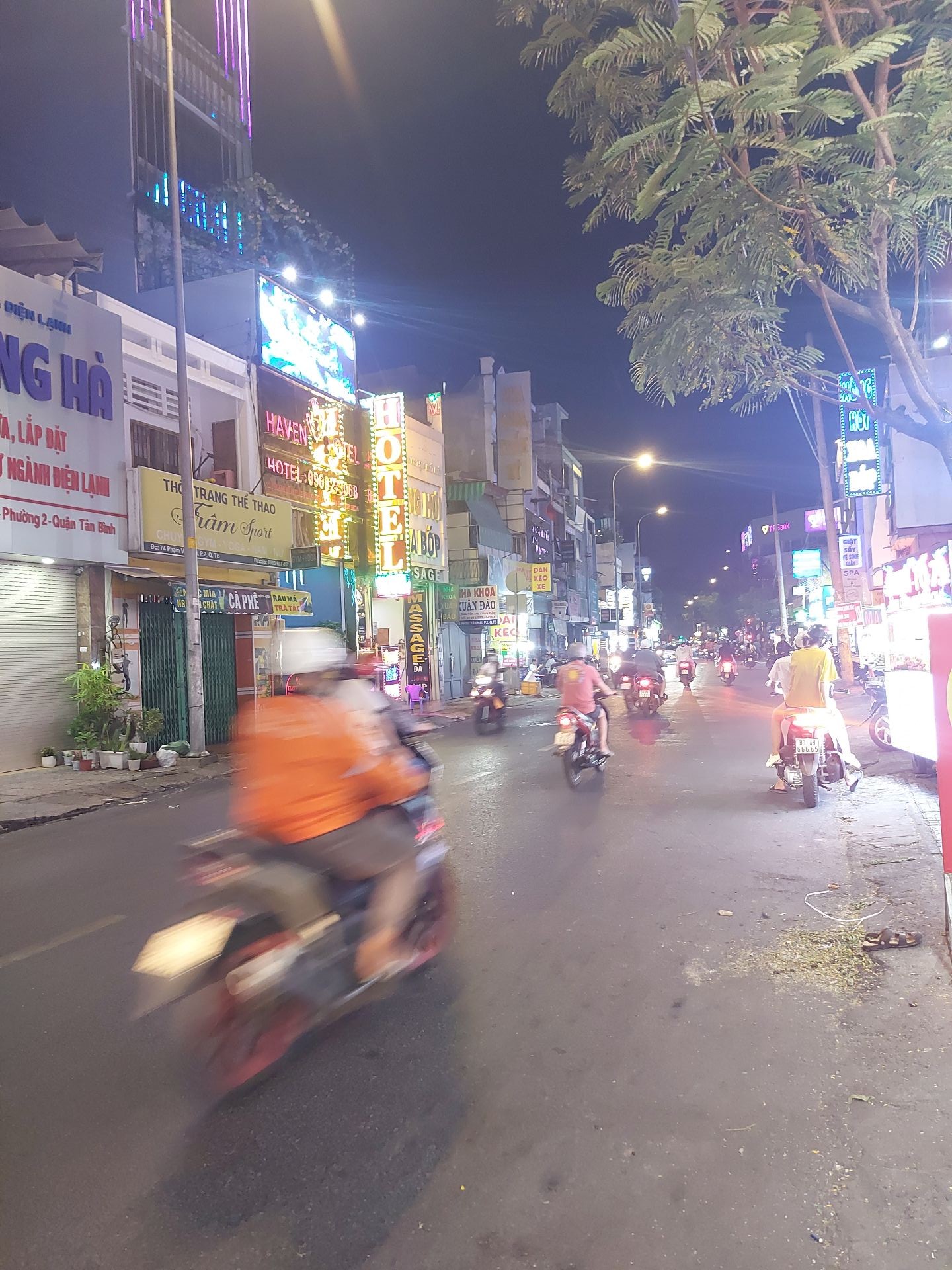 Bán nhà mặt phố 4 tầng, 4PN tại phường Tân Sơn Hòa, Tân Bình