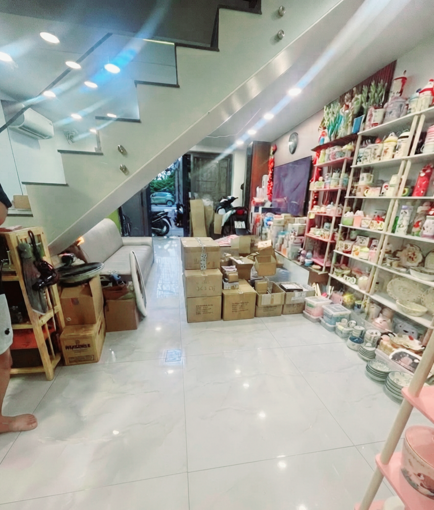 Bán nhà An Dương Vương 38m2 4 tầng kiên cố, xe hơi đỗ chỉ 4 tỷ xíu N_Q612