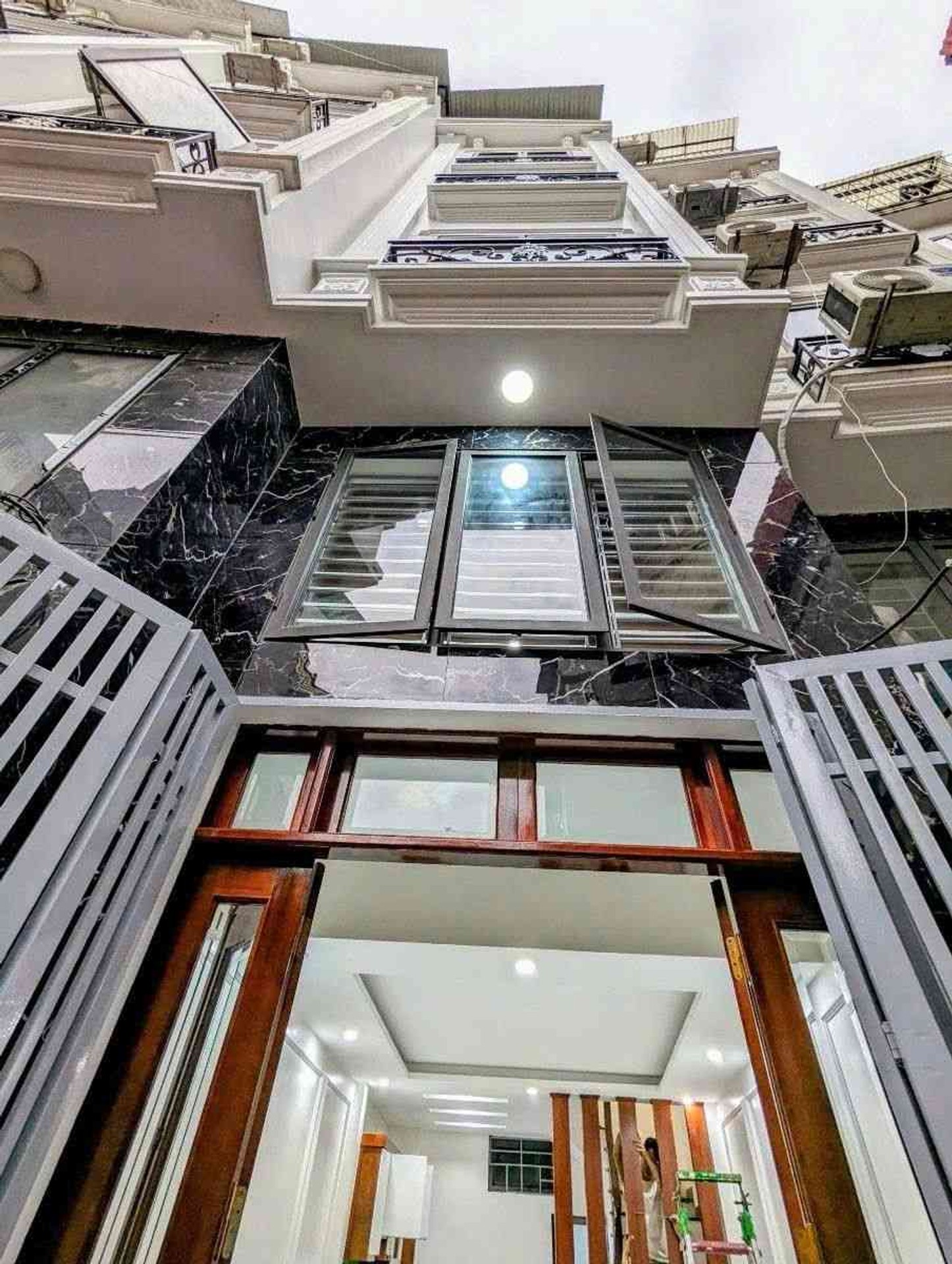 Nhà 7 tầng view thoáng cạnh vành đai 2.5 ở Thanh Xuân