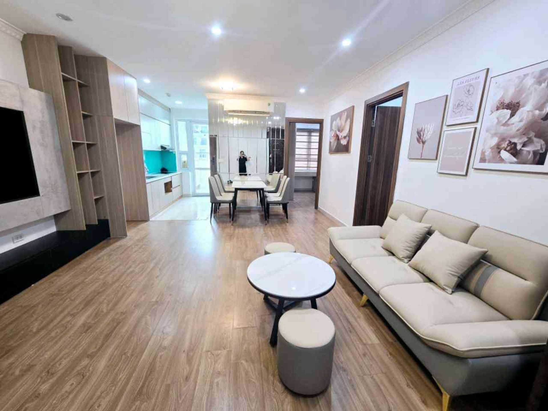 Bán căn hộ chung cư 2 phòng ngủ tại K35 Tân Mai, căn góc, tiện giao thông chỉ hơn 6 Tỷ