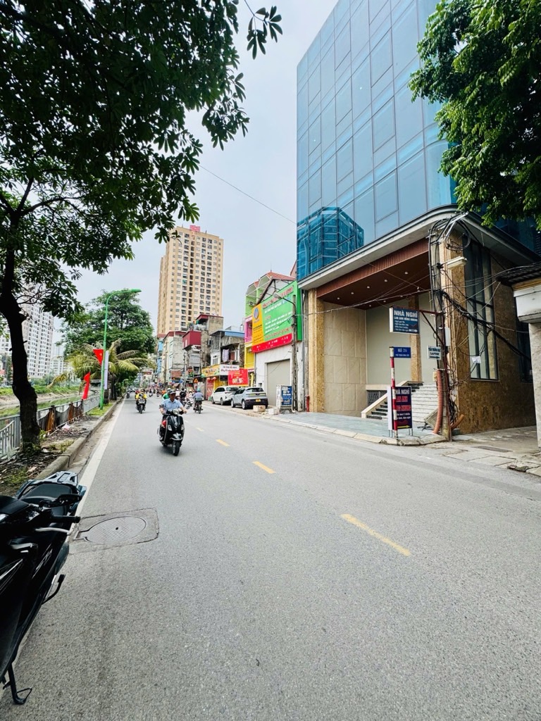 CHỦ GÃY BANK – CẮT SỐC 20 TỶ | TÒA VĂN PHÒNG HOÀNG MAI 200M² – 9 TẦNG + HẦM – LÔ GÓC .Linh đàm