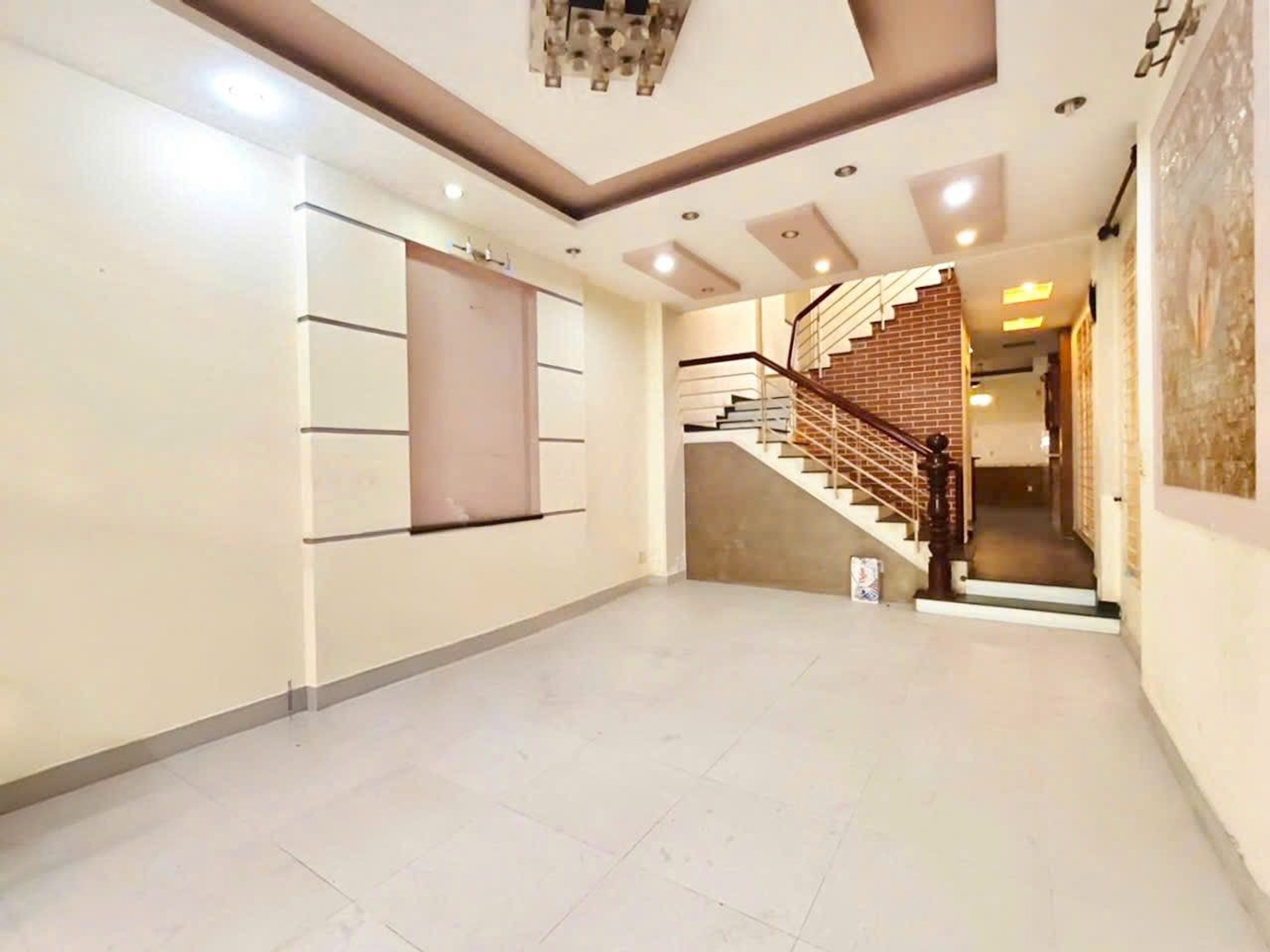 Bán nhà 3 tầng 133m2 gần chợ Phạm Văn Hai Tân Bình