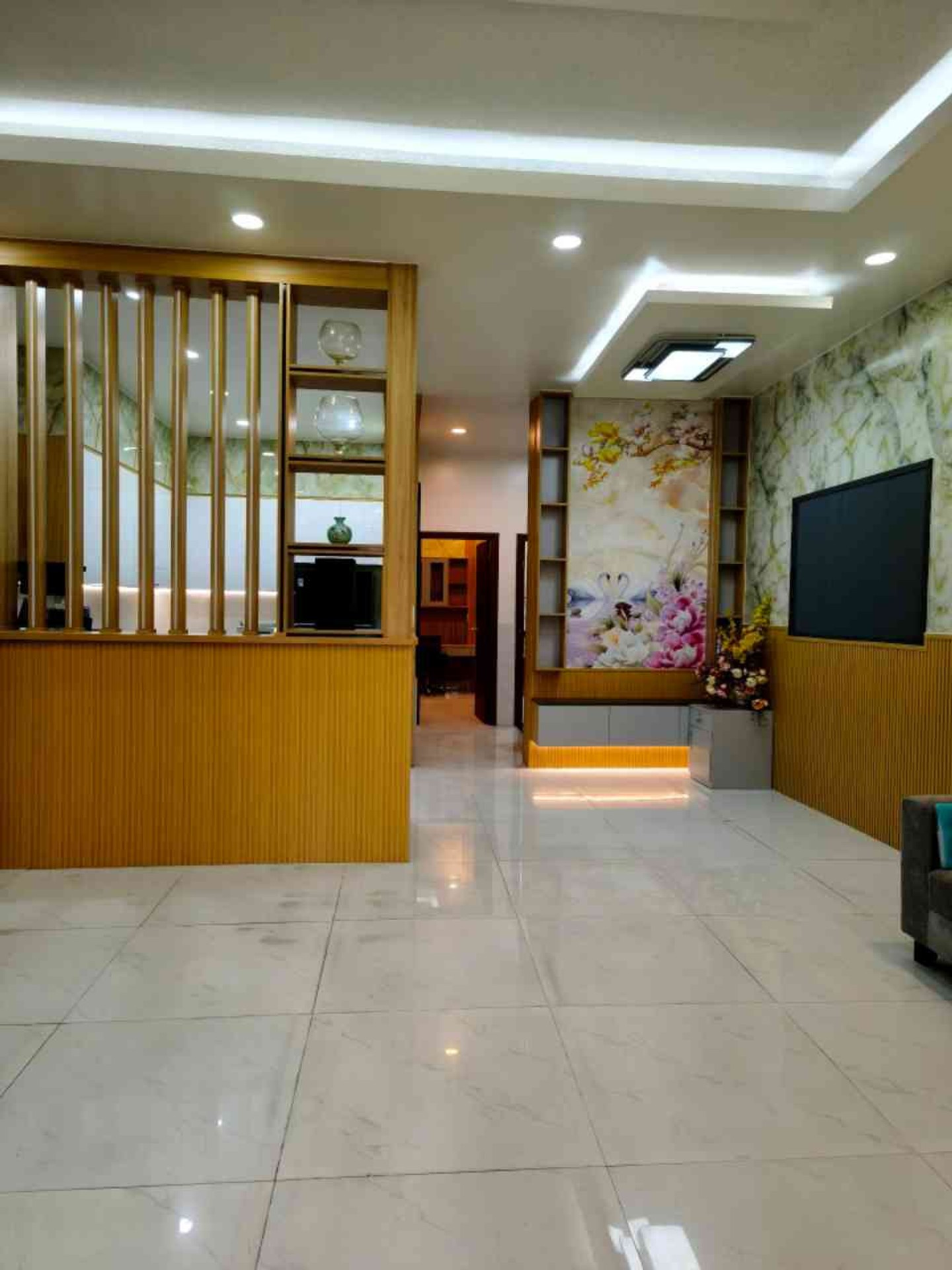 Bán nhà riêng 102m2 6 phòng ngủ nội thất sang trọng tại trung tâm Quận 6