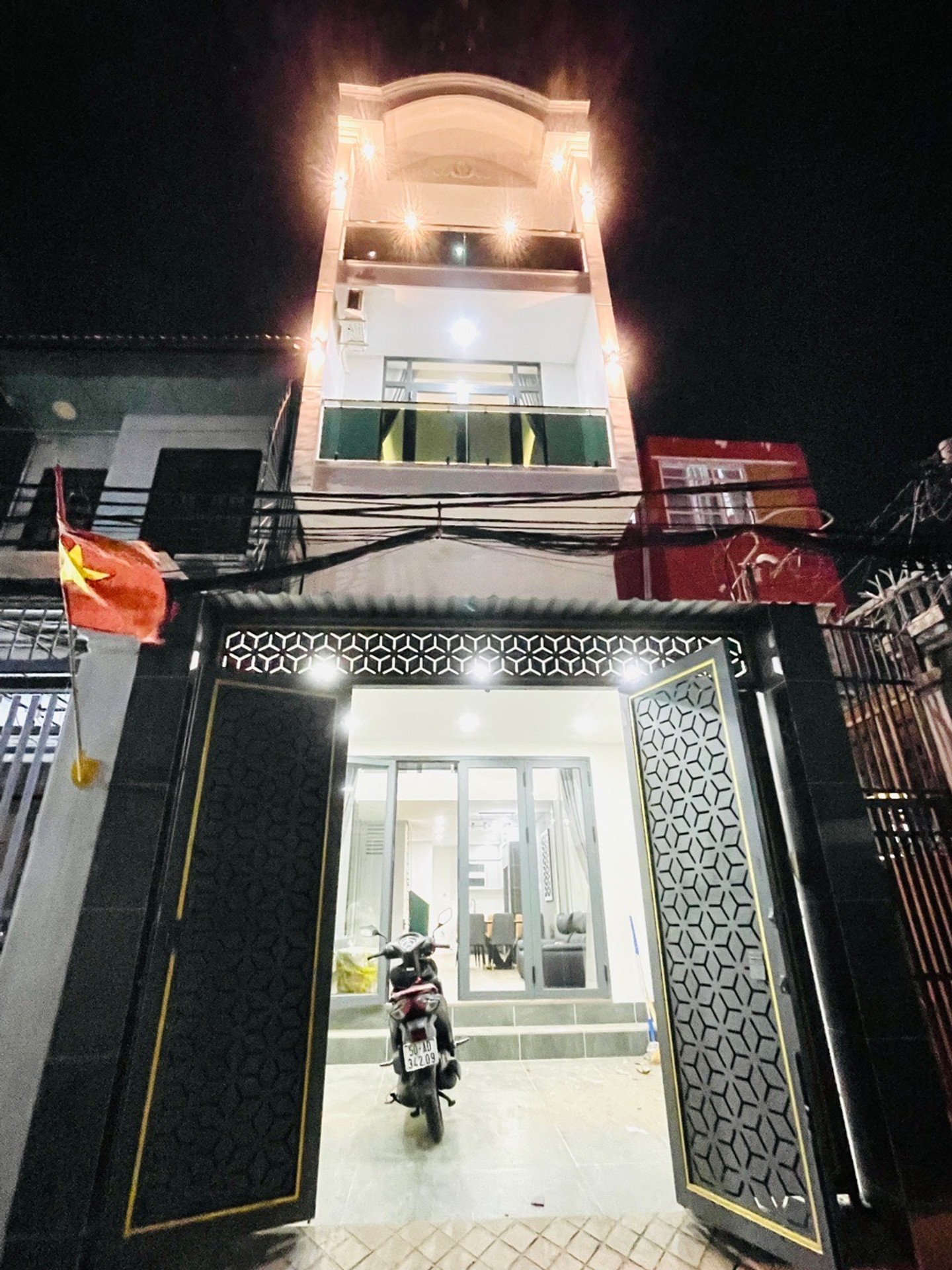 Bán nhà mặt tiền Kha Vạn Cân - Hiệp Bình,, 4 tầng ngay - gigamall - Thủ Đức.