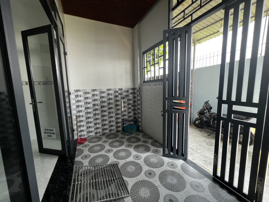 Bán nhà 2 tầng gần Vạn Phúc City, diện tích 59.8m², giá tốt