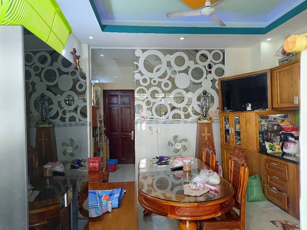 Nhà 4 tầng sẵn cho thuê, vị trí siêu kết nối quận 8
