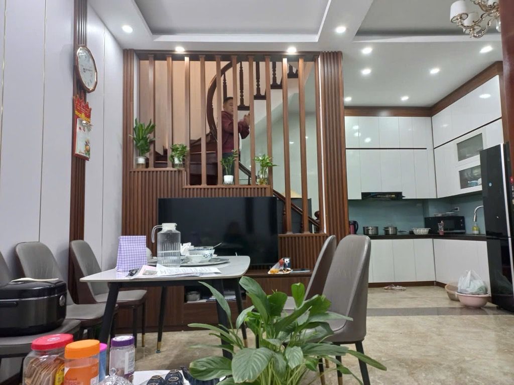 BÁN NHÀ 5 TẦNG PHÚ MỸ – MT 5,4M – Ô TÔ VÀO NHÀ – 0984.618.308