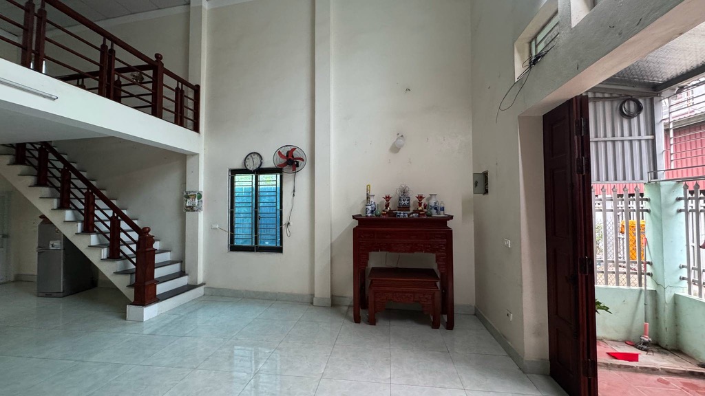 BÁN ĐẤT TẶNG NHÀ 1,5 TẦNG_ NHÀ NỞ HẬU PHONG THỦY, SIÊU ĐẸP _ ĐƯỜNG RỘNG, Ô TÔ ĐỖ CỬA.