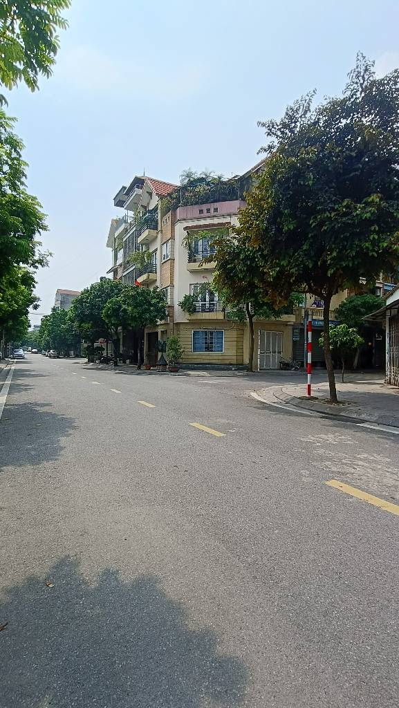 BÁN ĐẤT THANH AM, VIỆT HƯNG 73M2- MT 5.6m- VỈA HÈ, Ô TÔ TRÁNH - 16.8 TỶ