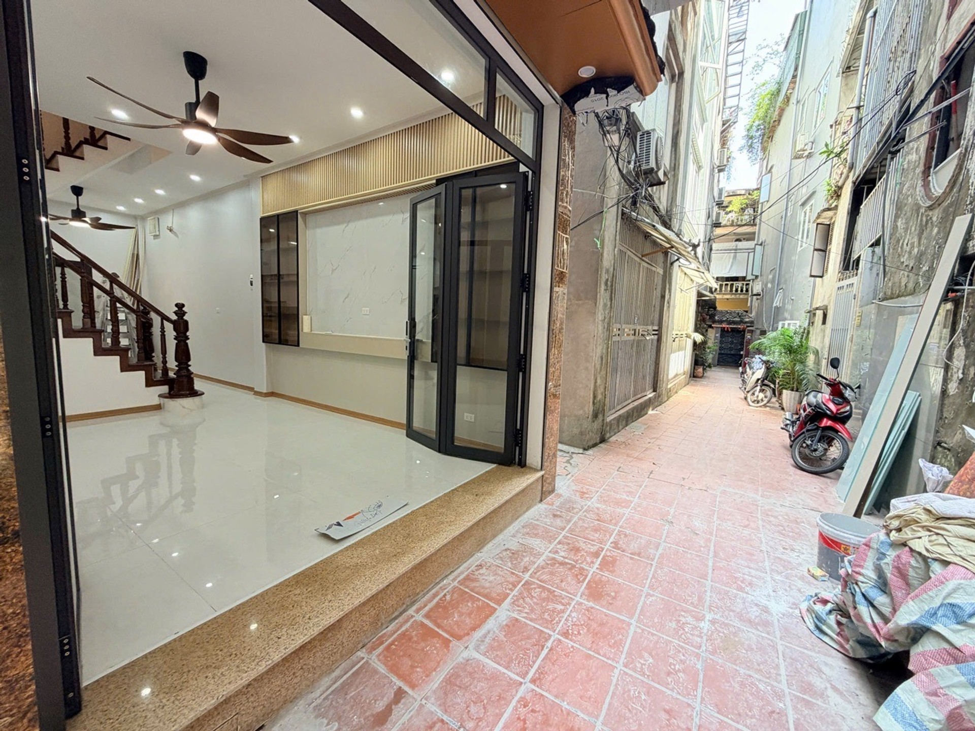 Bán nhà riêng 4 tầng tại trung tâm Ba Đình, ngõ thông, giá 9.7 tỷ