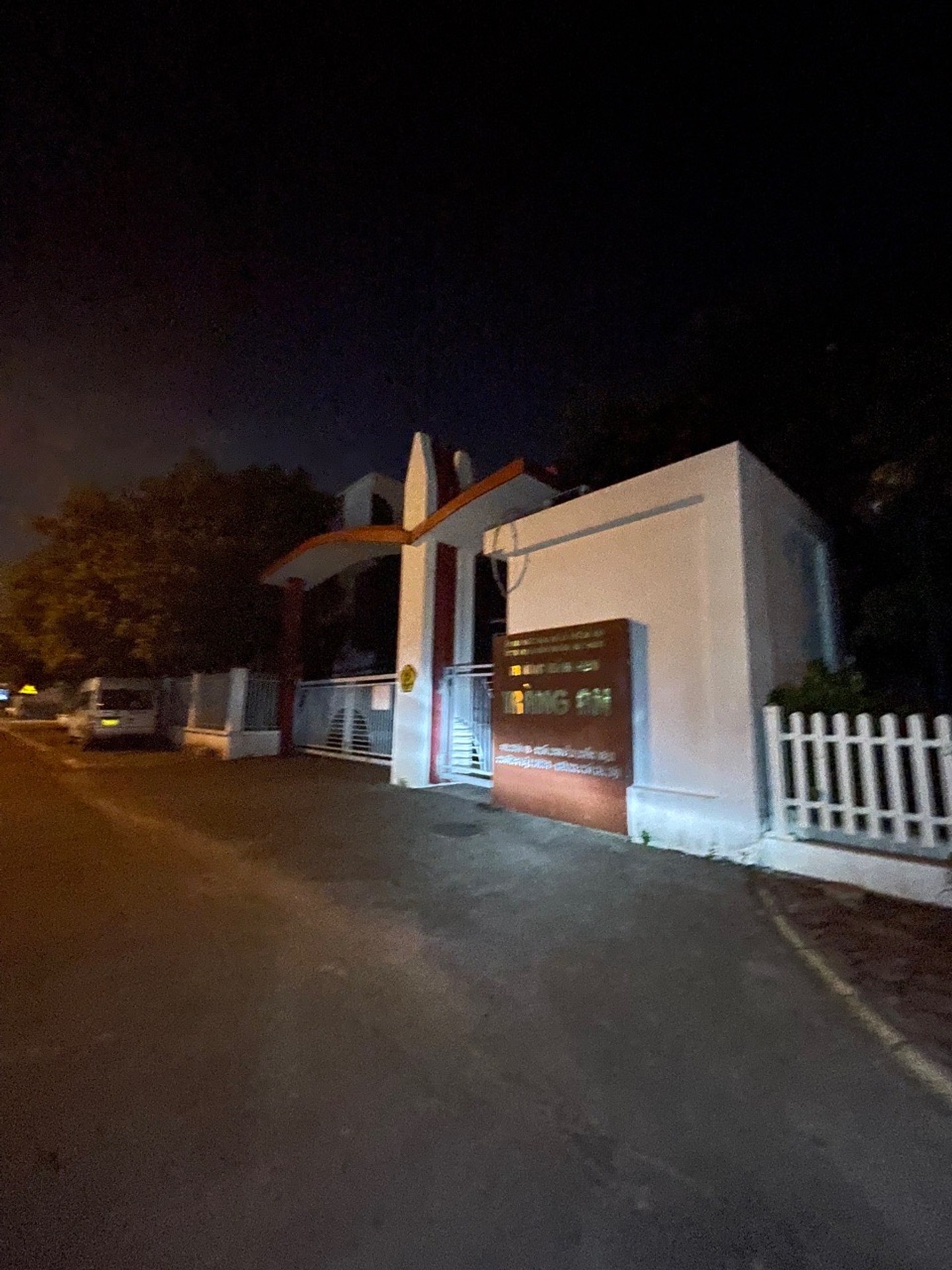 Bá.n 90m2 đất phân lô vỉa hè ô tô tránh hiếm khu tái định cư gần KĐT Việt Hưng. Long Biên,