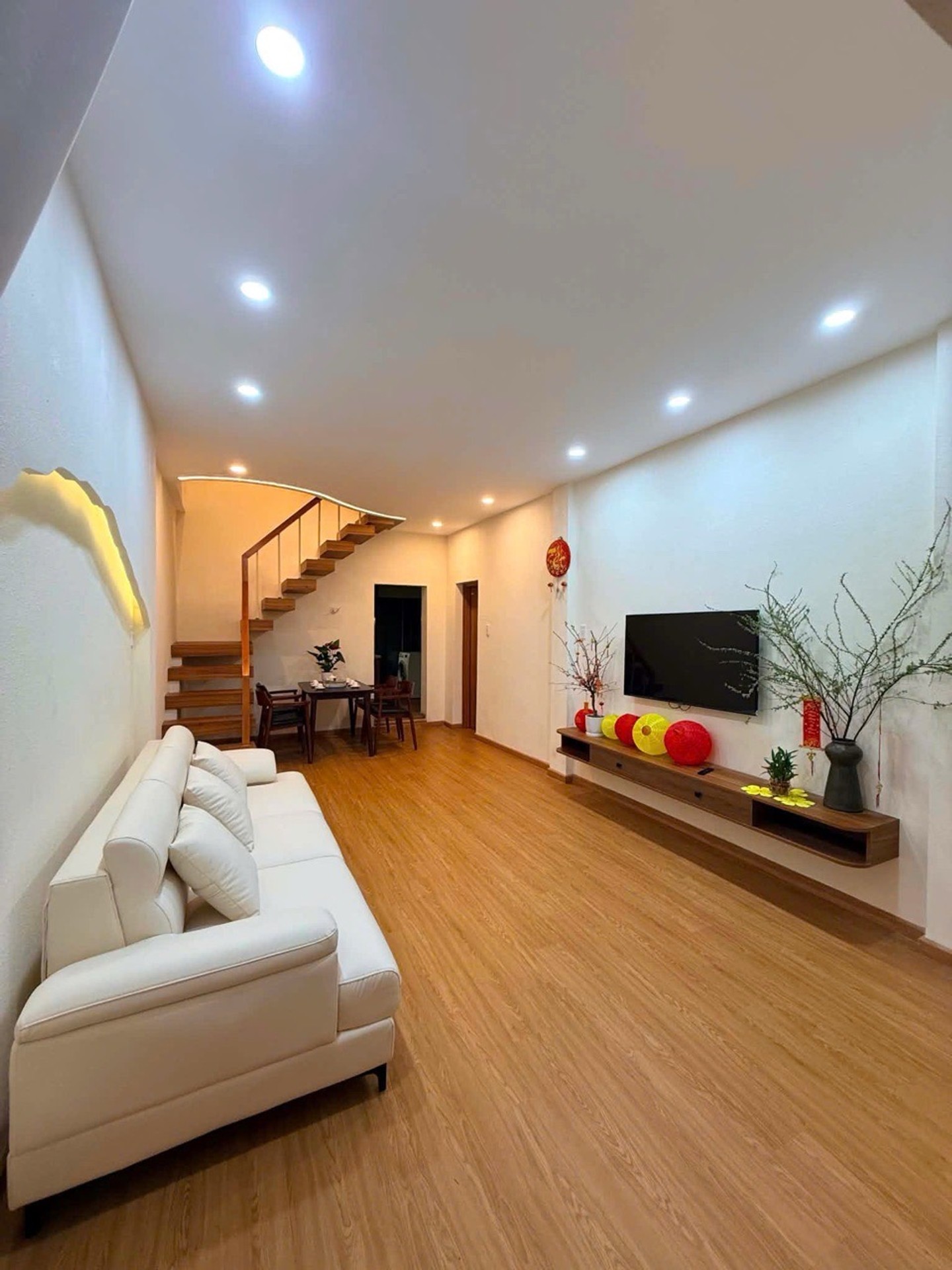 Nhà 2 tầng cực hiếm gần chợ Hàn Phố Hàn Quốc