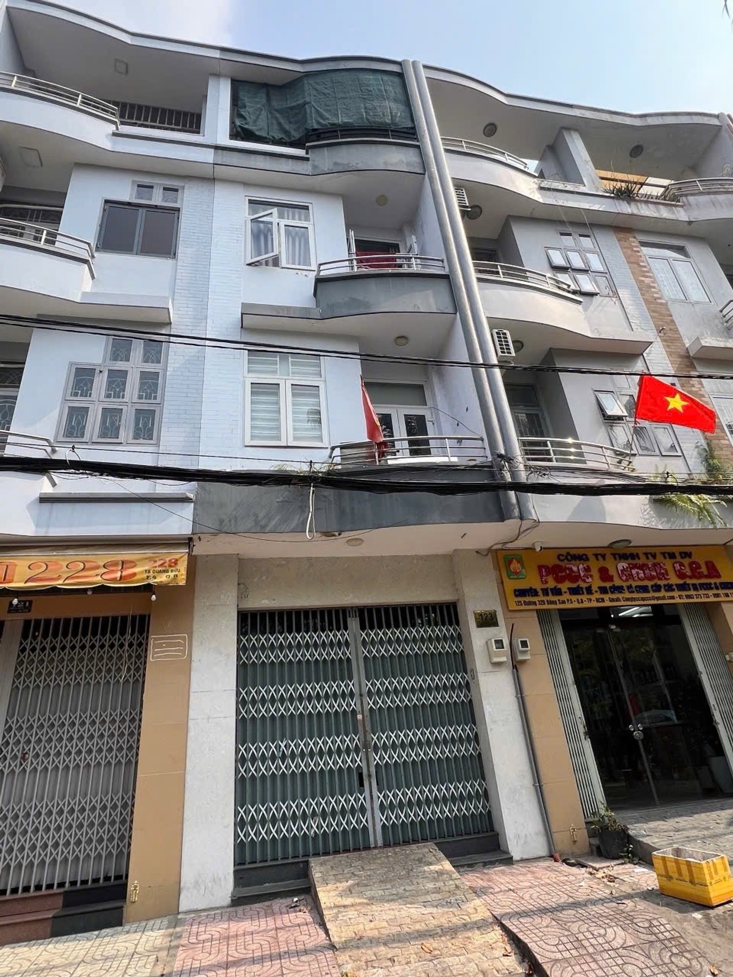 Nhà Phố Mặt Tiền Rộng 4M, Kinh Doanh Cực Đỉnh, Giá Hấp Dẫn Tại Quận Bông Sao
