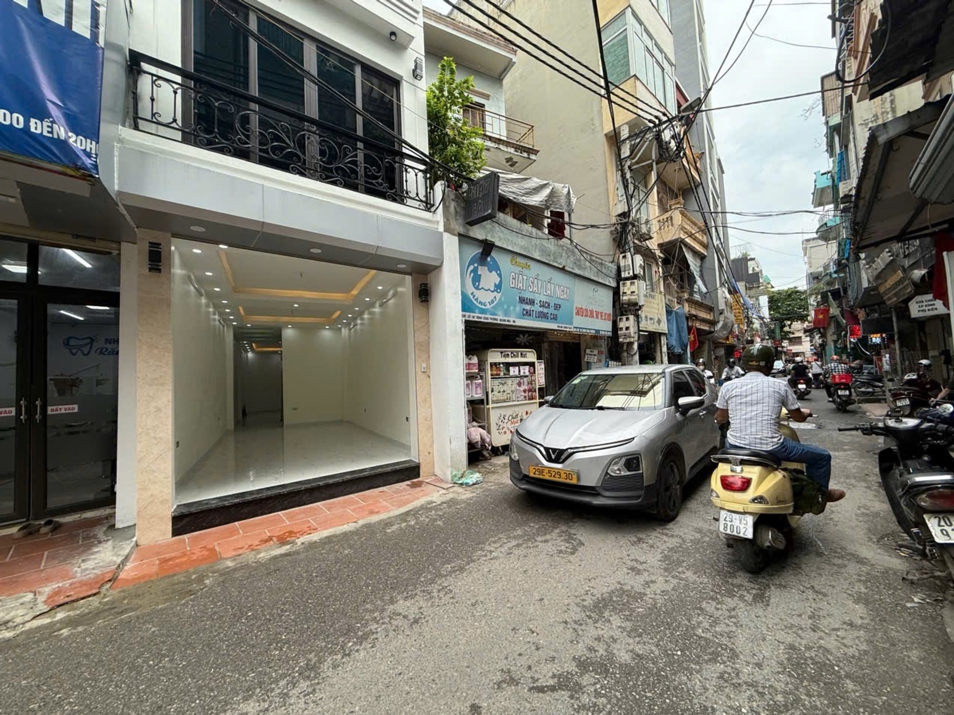 Bán nhà mặt phố Định Công Thượng 56m², 5 tầng, 2 mặt tiền kinh doanh sầm uất