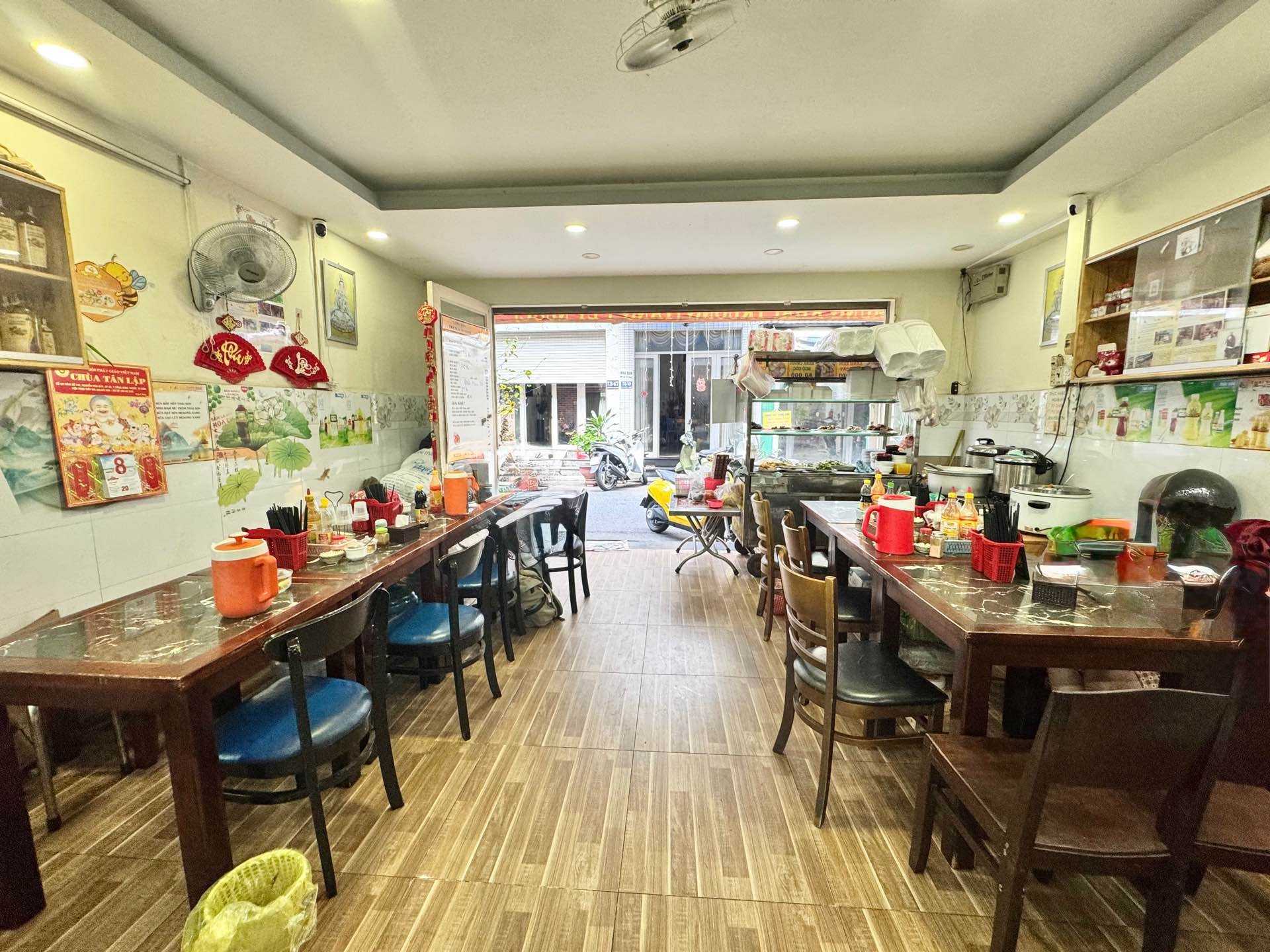 Phú Nhuận - Hẻm xe tải Huỳnh văn Bánh - 2 tầng mặt tiền rộng hơn 5m - giá tốt 11.5 tỷ