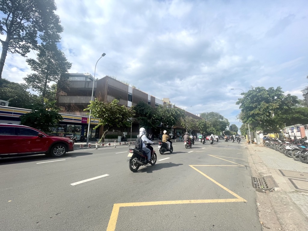 Bán nhà mặt phố Nguyễn Thái Sơn GV, 895.5m2 mặt tiền rộng 21m