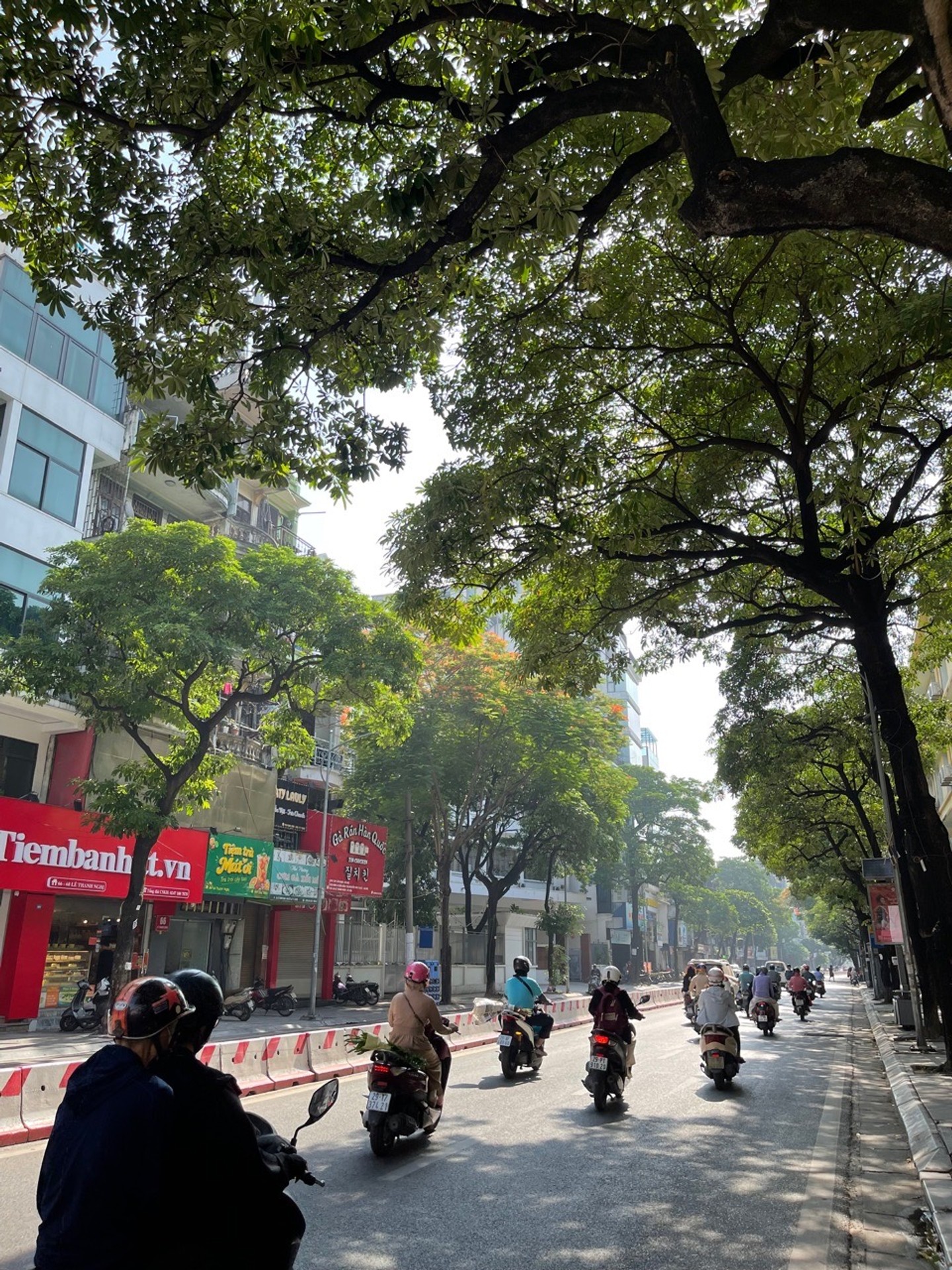 Bán nhà mặt phố 9 tầng tại quận trung tâm, diện tích 118m2