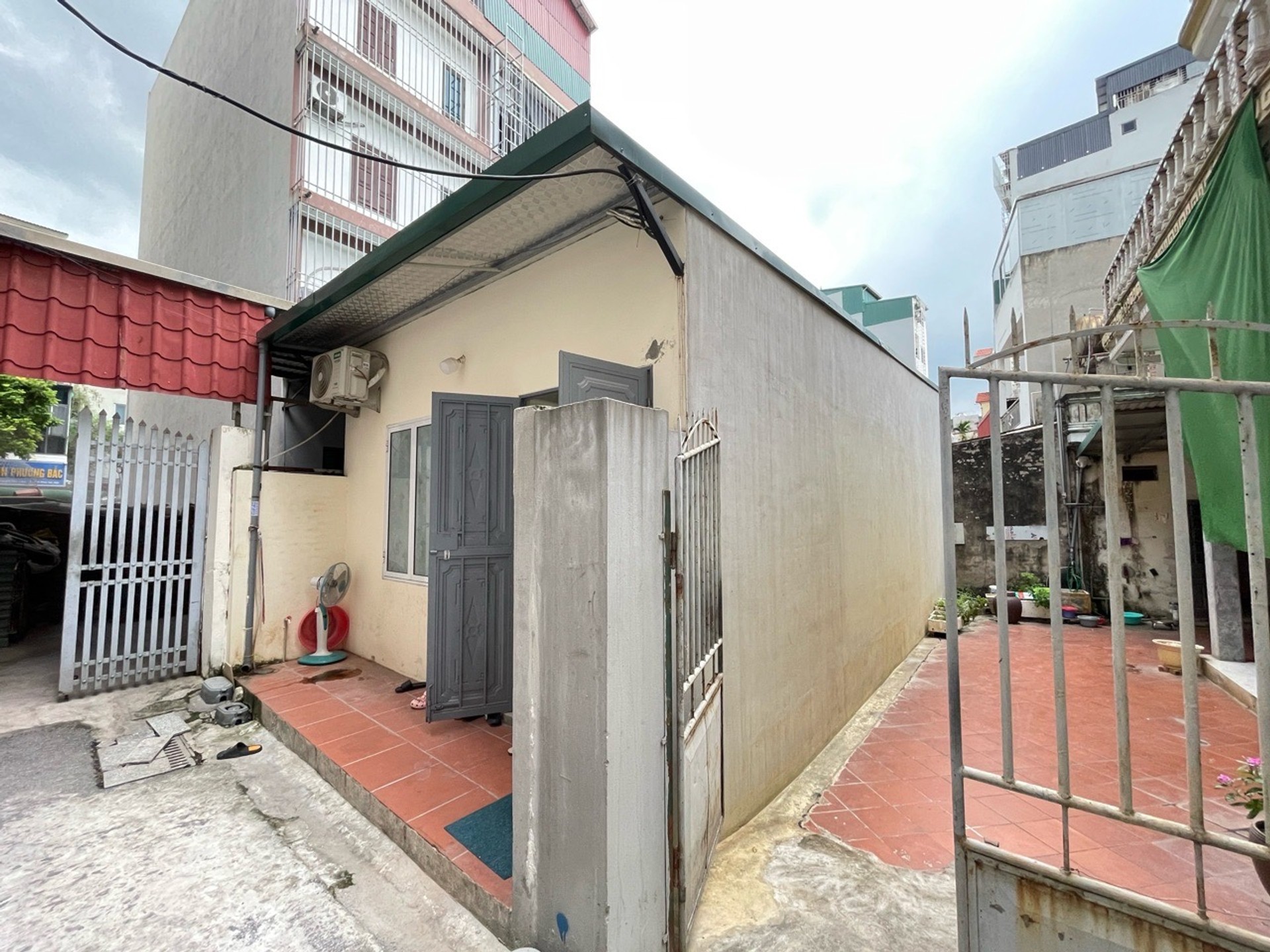 Bán nhà riêng tặng đất diện tích 51.5m2 gần phố Ngô Xuân Quảng, Gia Lâm