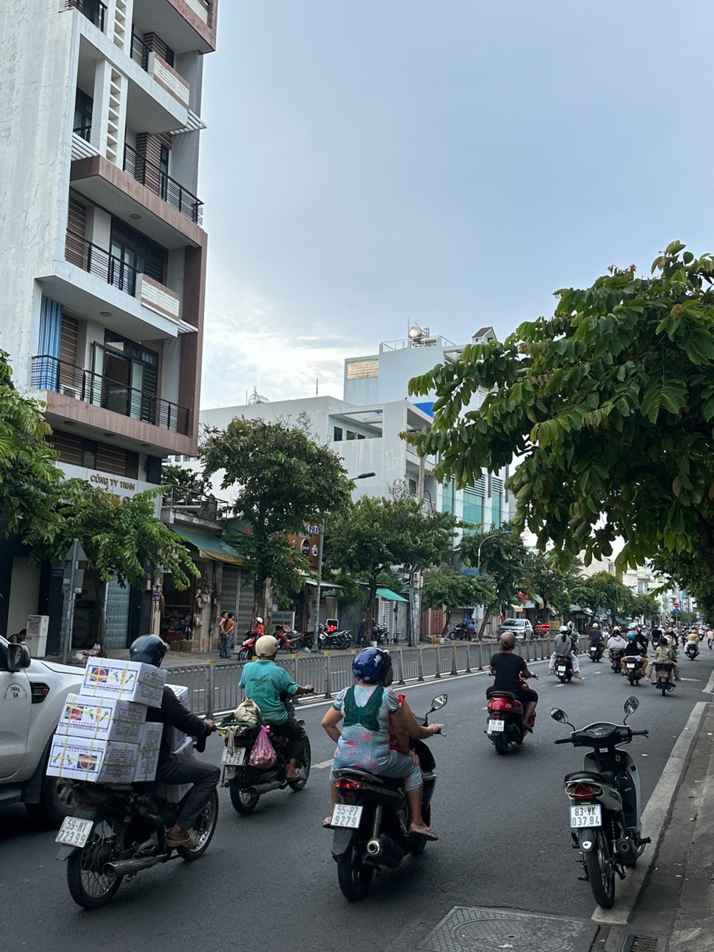 Bán nhà mặt phố Phạm Văn Chí Quận 6, 5 tầng, mặt tiền kinh doanh 3.6m