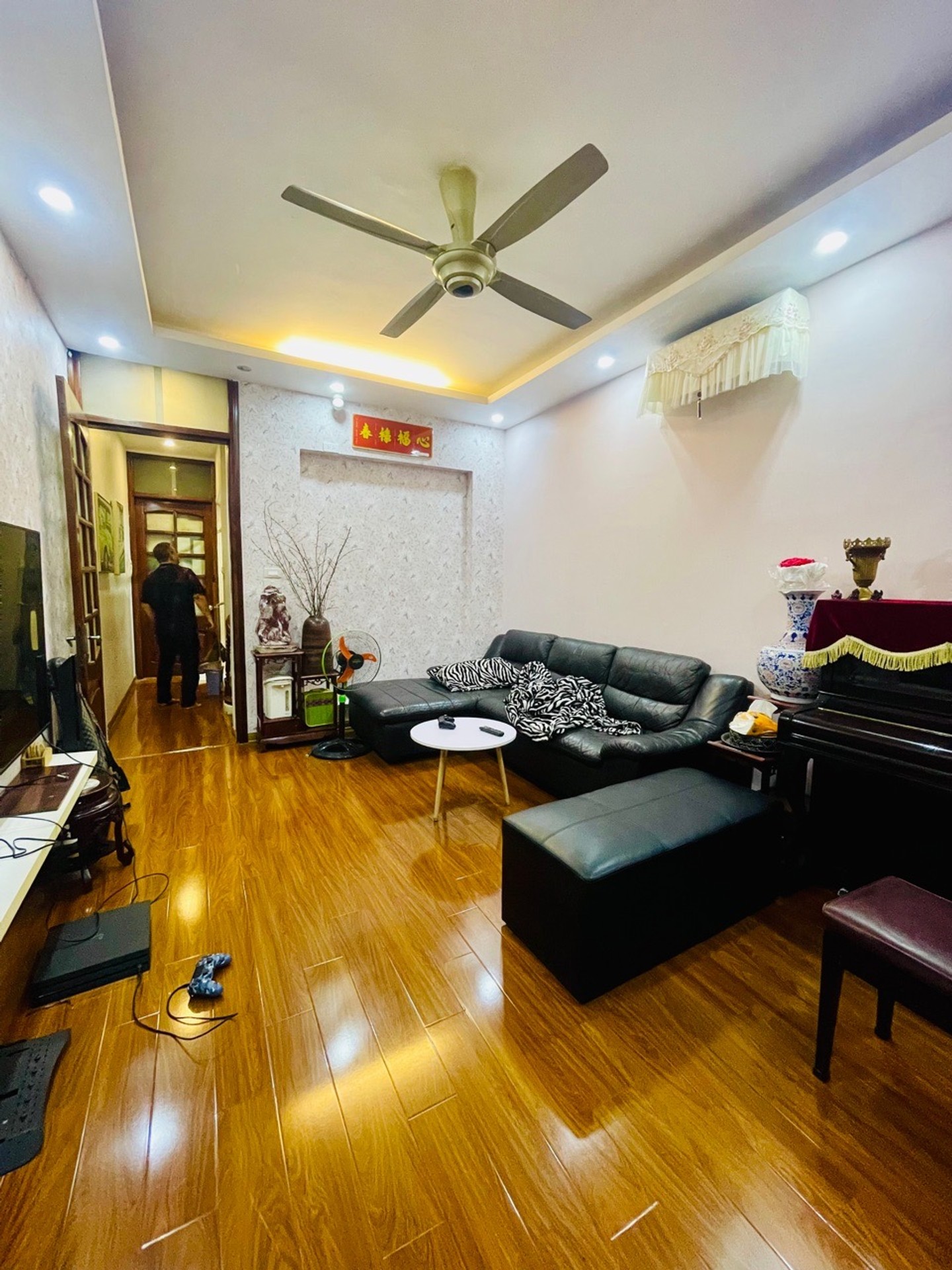 Nhà 5 tầng 36m2, ô tô đỗ cửa, Kim Ngưu giá hợp lý