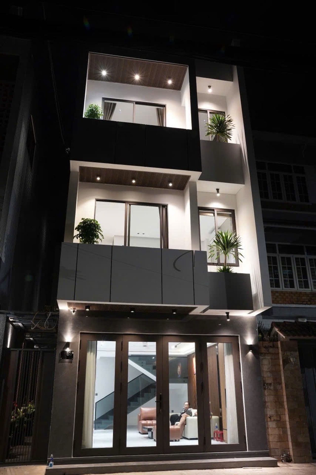 Bán nhà mặt phố Thanh Long, Hải Châu, 3 tầng, mặt tiền 6,8m, diện tích 102m²