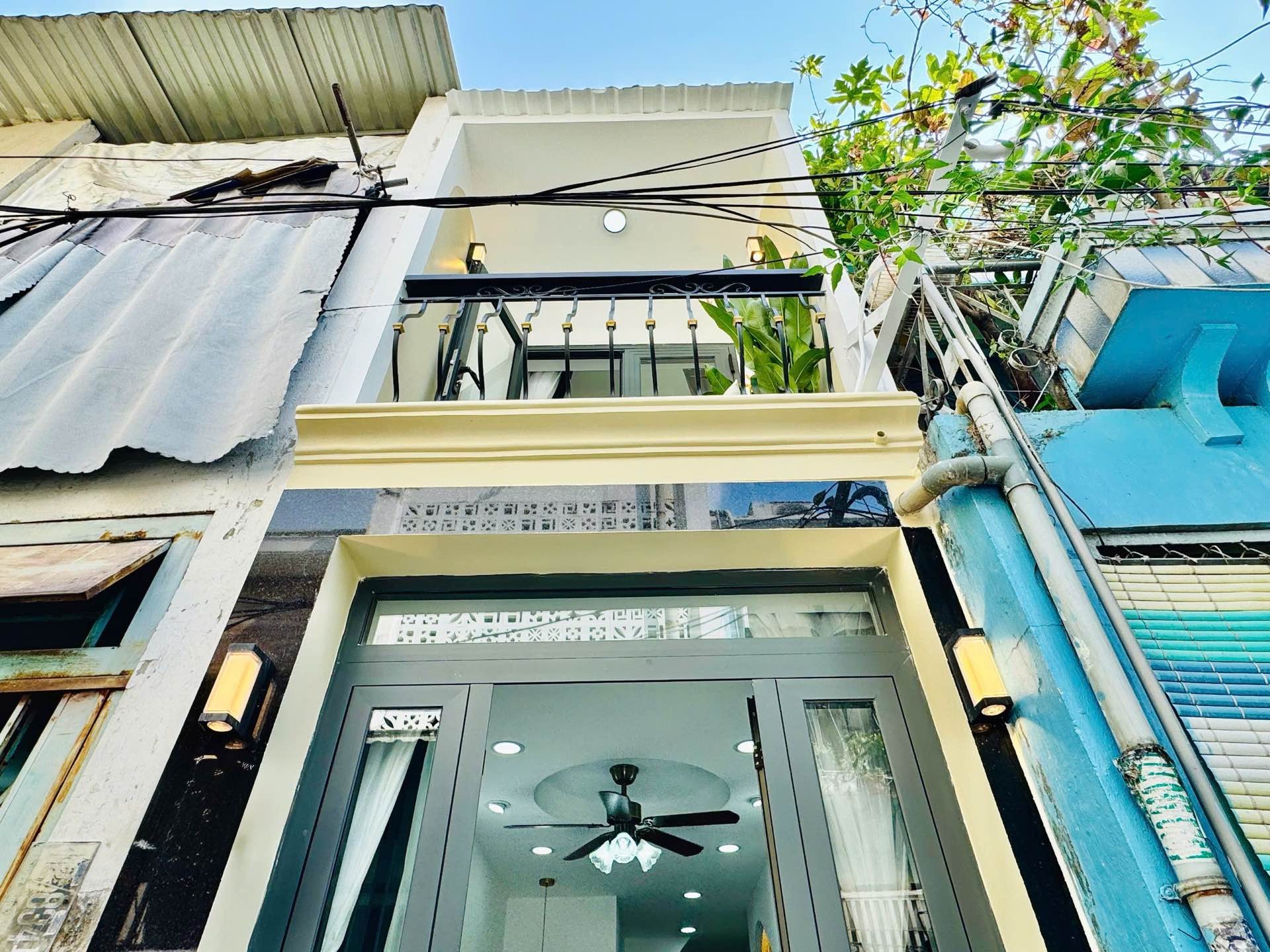 NHÀ MỚI - SÁT PHÚ NHUẬN - BÌNH THẠNH - SÂN BAY - CHỢ - BV 175