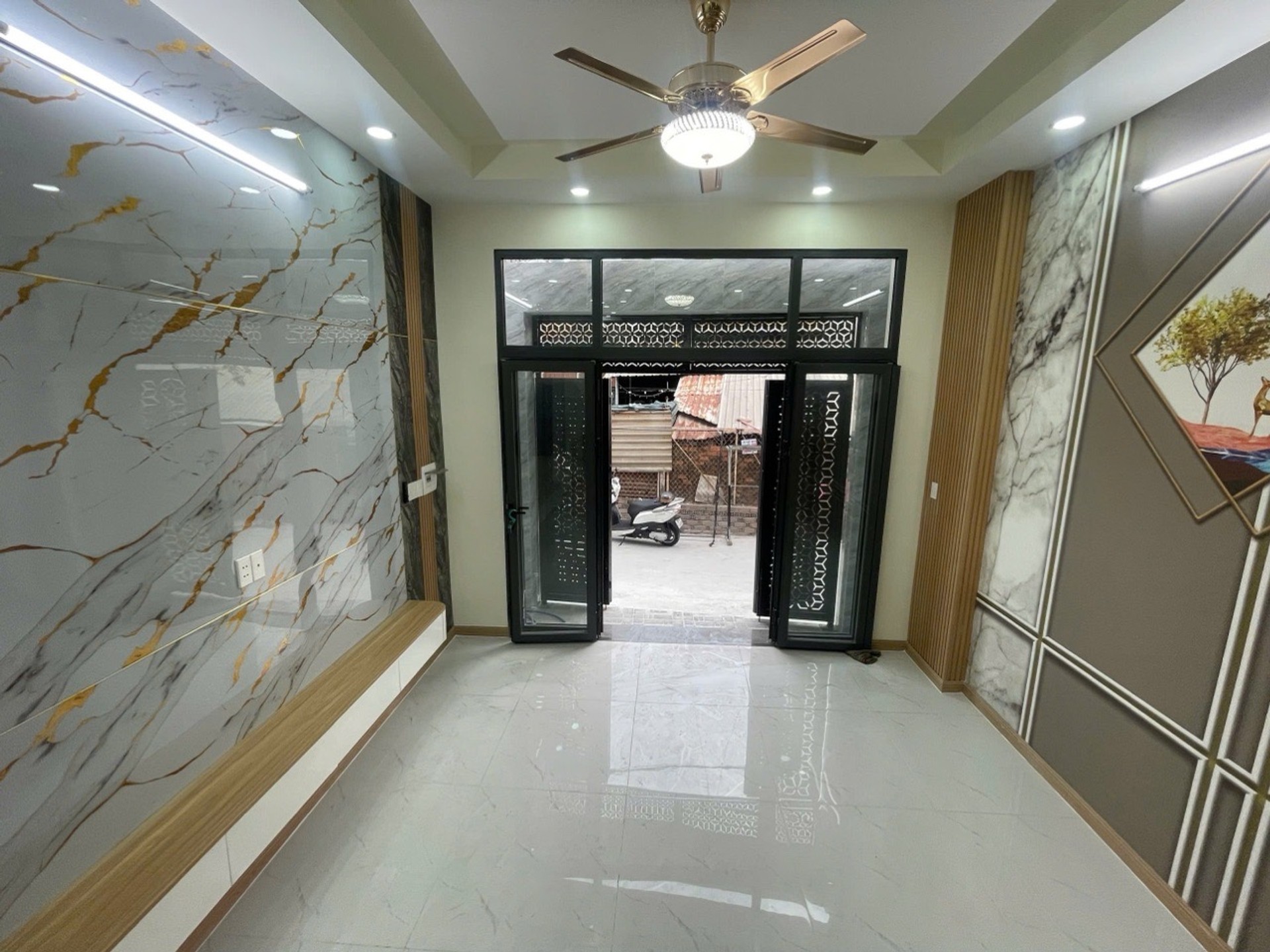 Nhà 3 tầng hiện đại tại phường Tăng Nhơn Phú A, giá tốt