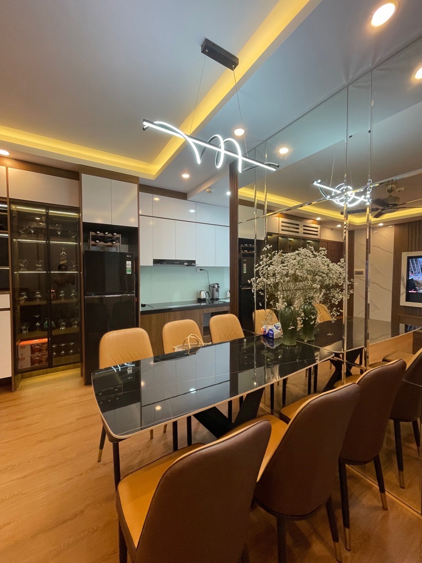 Bán căn hộ chung cư 2 phòng ngủ 56m2 tại Nam Trung Yên, Cầu Giấy, pháp lý rõ ràng, Nhỉnh 5 tỷ