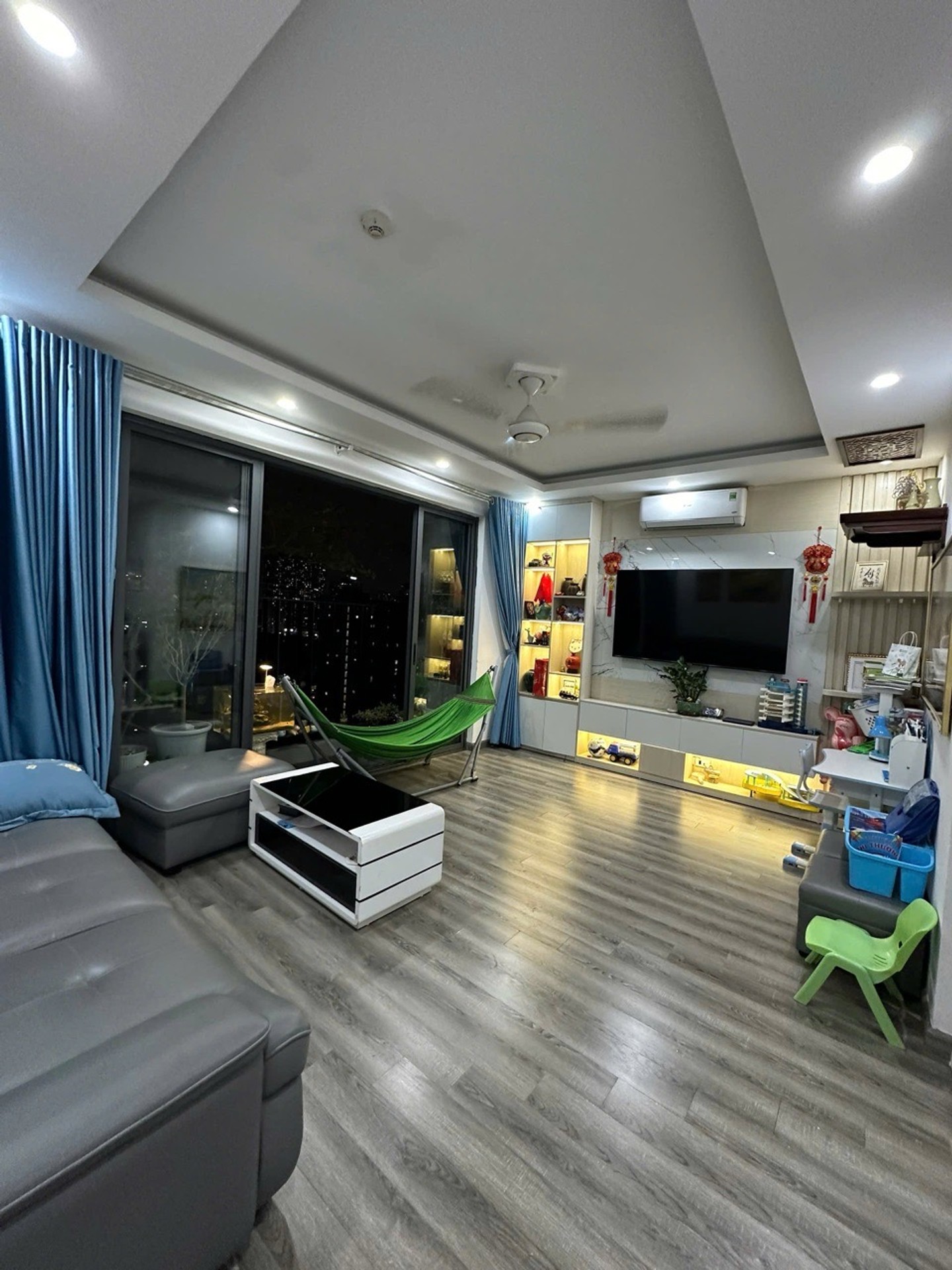 Cạnh Mỹ Đình, căn hộ 2 ngủ, 70 m², căn hộ thiết kế tối ưu, full nội thất, lô góc, ô tô, giá tốt.